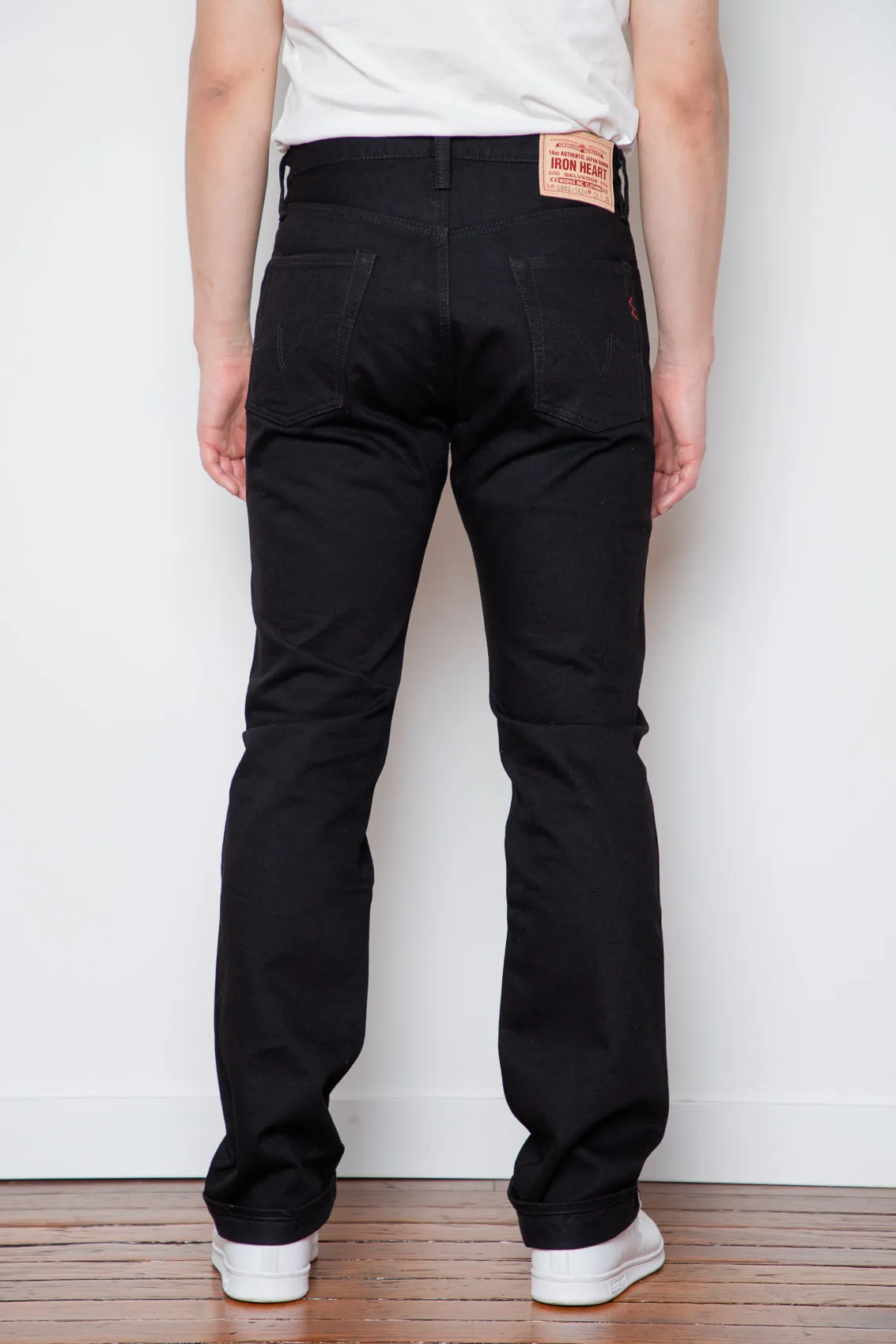 Iron Heart - 888 Relaxed Taper - 14oz Black/Black sold by Dutil Denim product image thumbnail 3