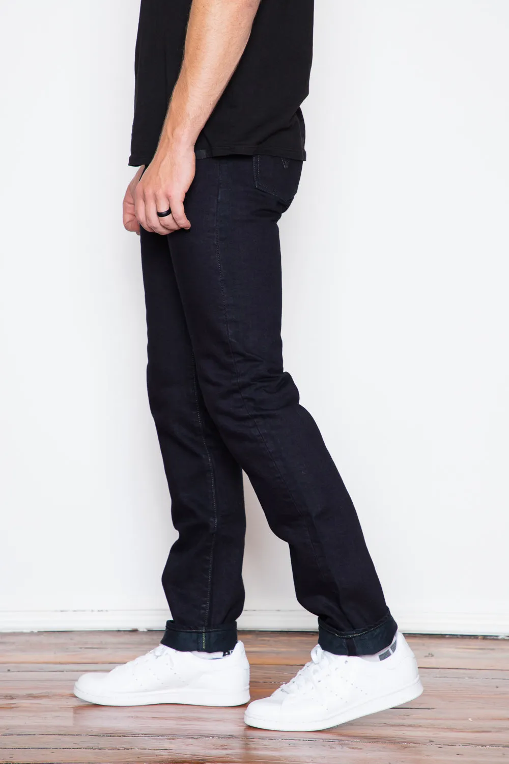 Iron Heart - 888 Relaxed Taper - 14oz Indigo/Black Overdyed sold by Dutil Denim product image thumbnail 4