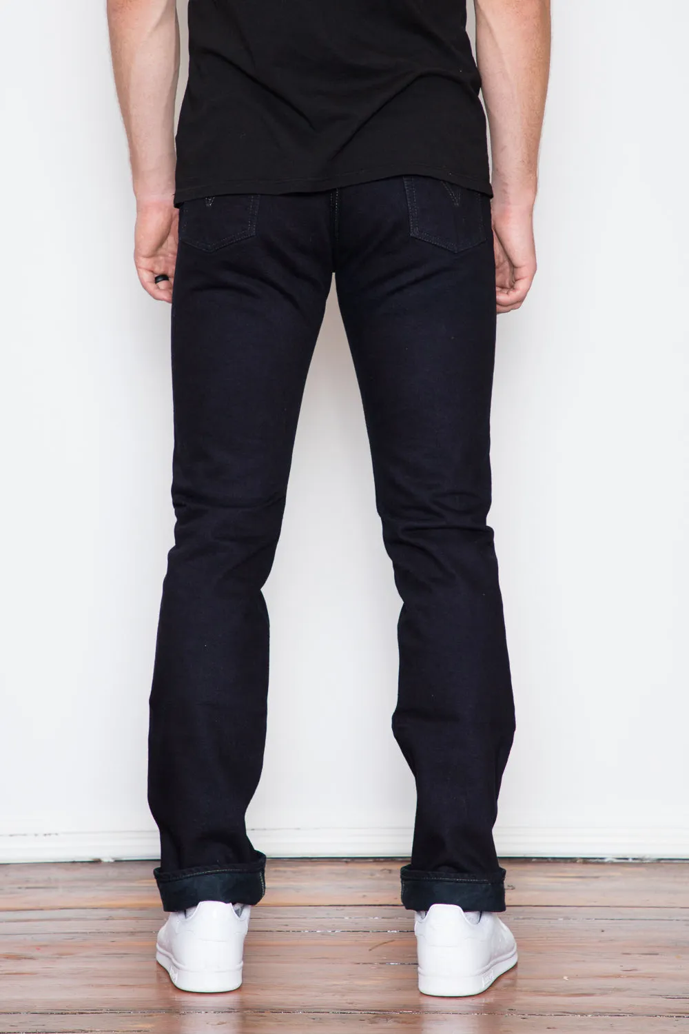 Iron Heart - 888 Relaxed Taper - 14oz Indigo/Black Overdyed sold by Dutil Denim product image thumbnail 2