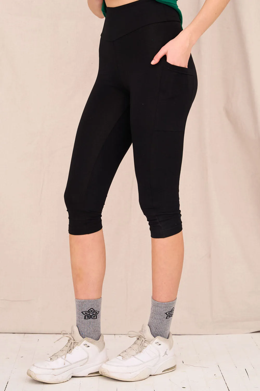 ALL SEASON POCKET Crop Leggings sold by Anne Mulaire product image thumbnail 2
