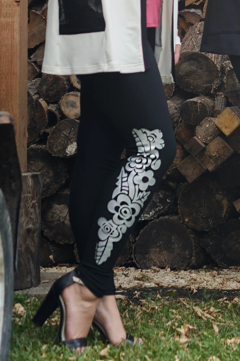WINTER SEASON Legging - Prairie Pride Flower sold by Anne Mulaire product image thumbnail 5