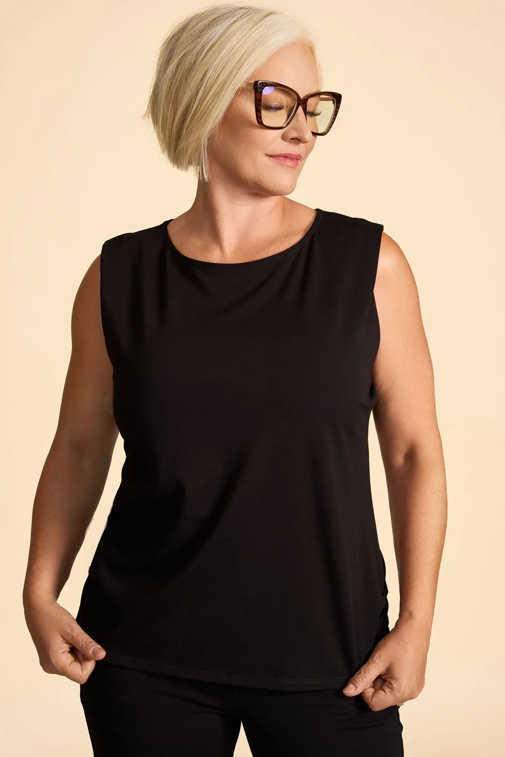 JODI Tee sold by Anne Mulaire product image thumbnail 4