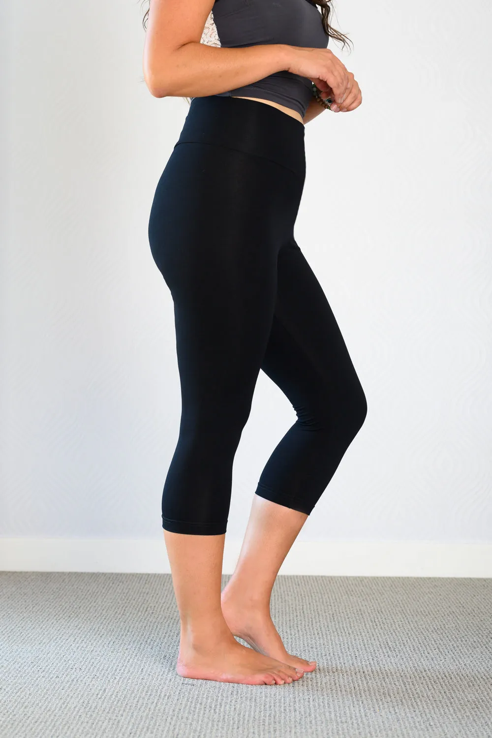 ALL SEASON Crop Leggings sold by Anne Mulaire product image thumbnail 5