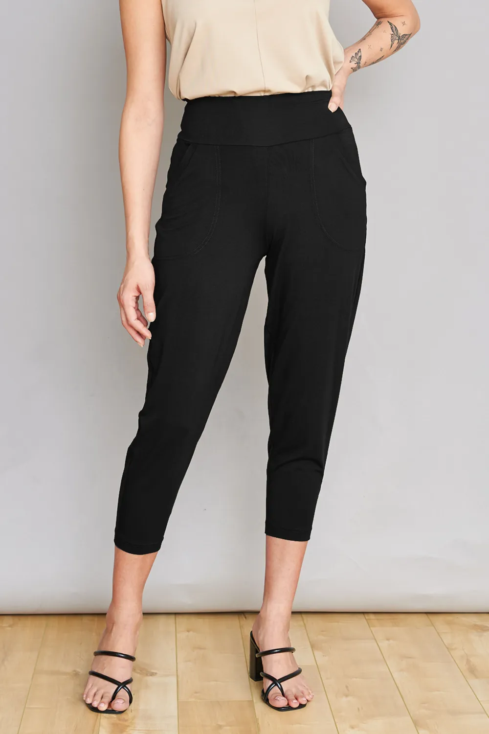 VACATIONIST Women's Capri Pants sold by Anne Mulaire