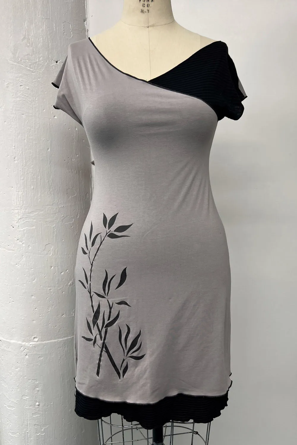 RESALE - Tessie Dress- M- Grey/Black- RE469 sold by Anne Mulaire