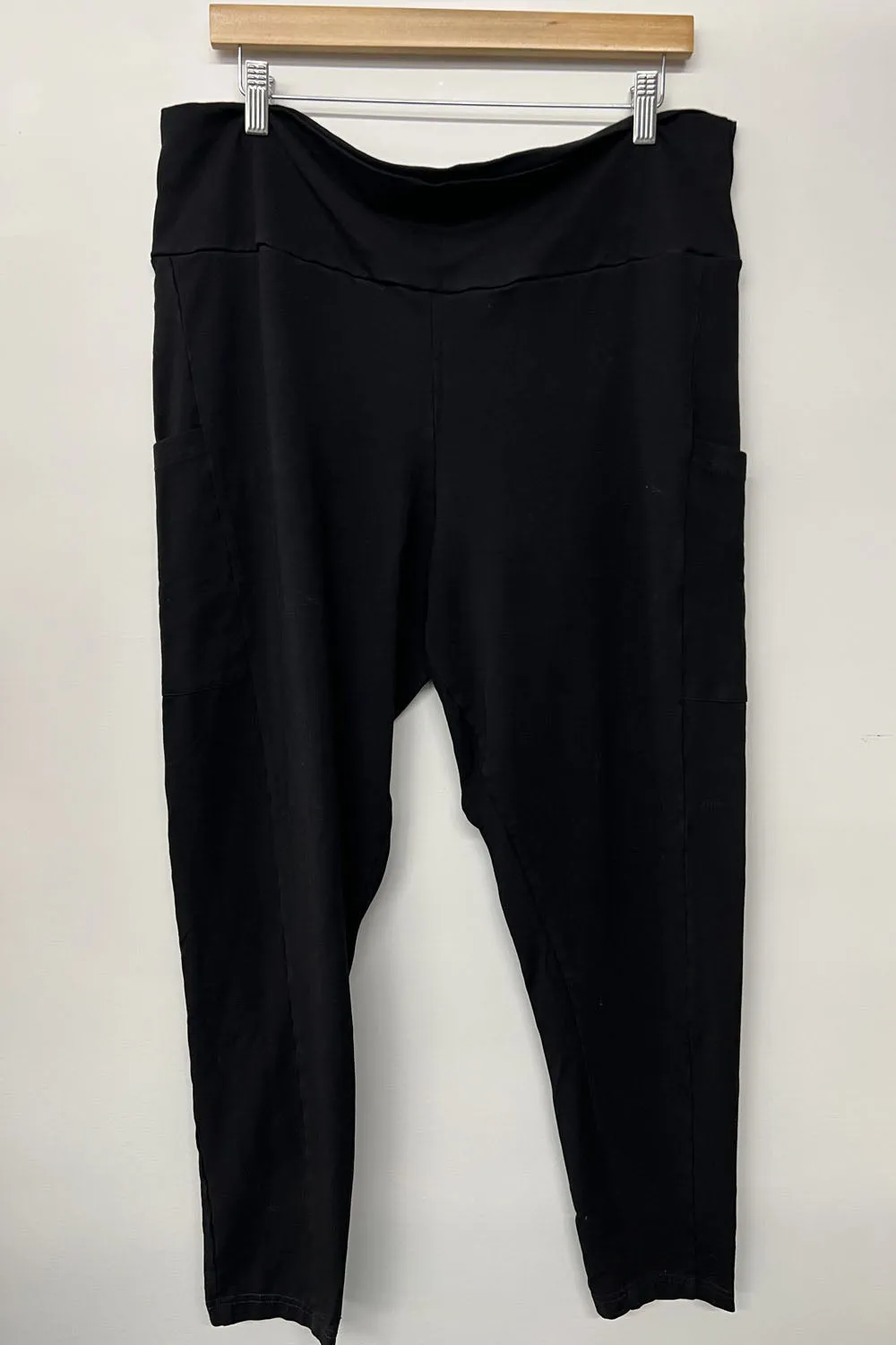 RESALE - Tencel Pocket Legging- 2X- Black- RE482 sold by Anne Mulaire