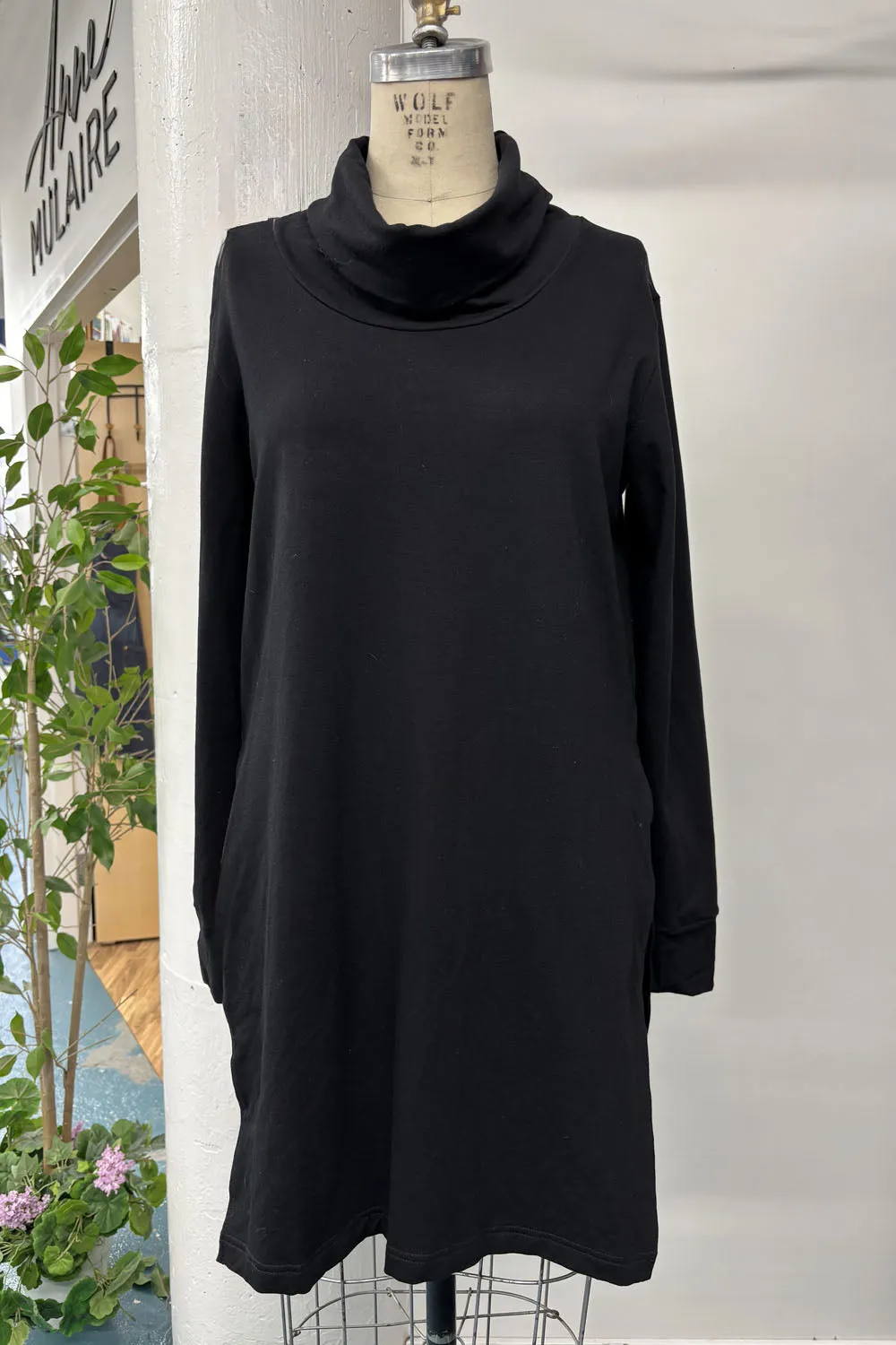 RESALE - Charlotte Tunic- Black - M - RE544 sold by Anne Mulaire