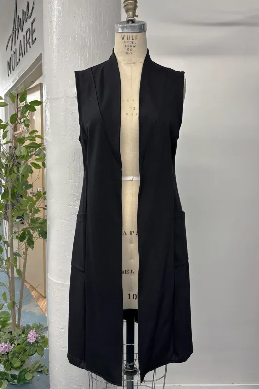 RESALE - Fort Garry Vest - M - Black- RE555 sold by Anne Mulaire