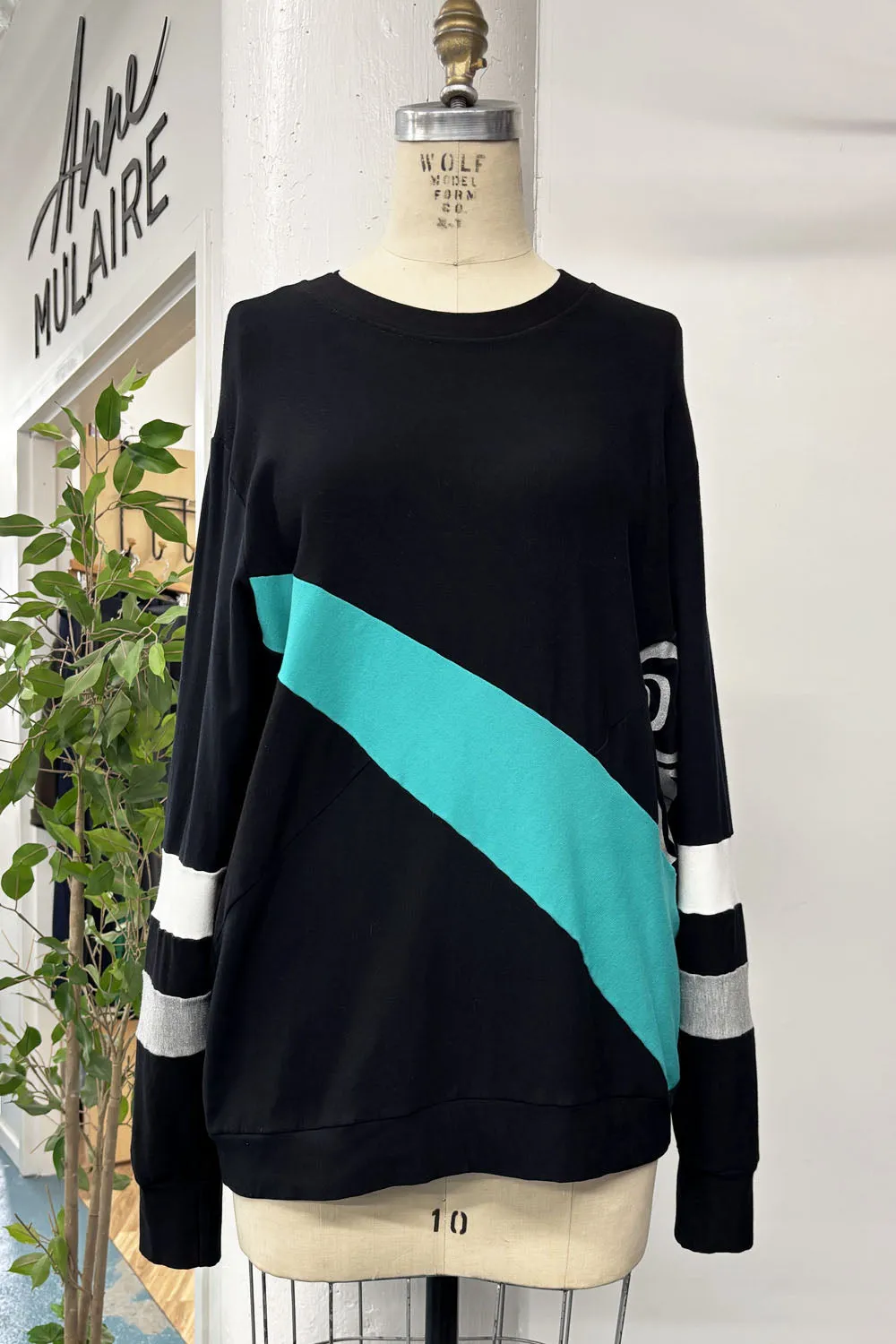 RESALE - ZW Sweatshirt - Black/Teal/SON - L- RE599 sold by Anne Mulaire product image thumbnail 2