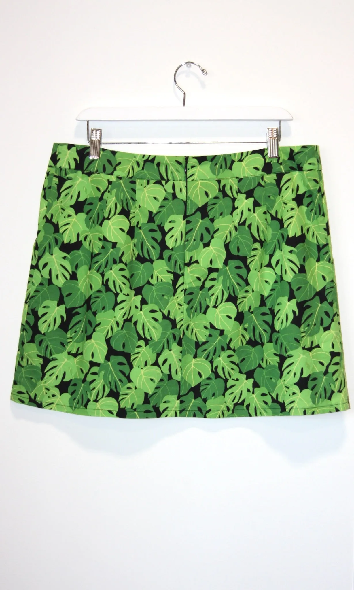 RN723 - L - Échasse Skirt - Philodendron sold by Birds of North America product image thumbnail 2
