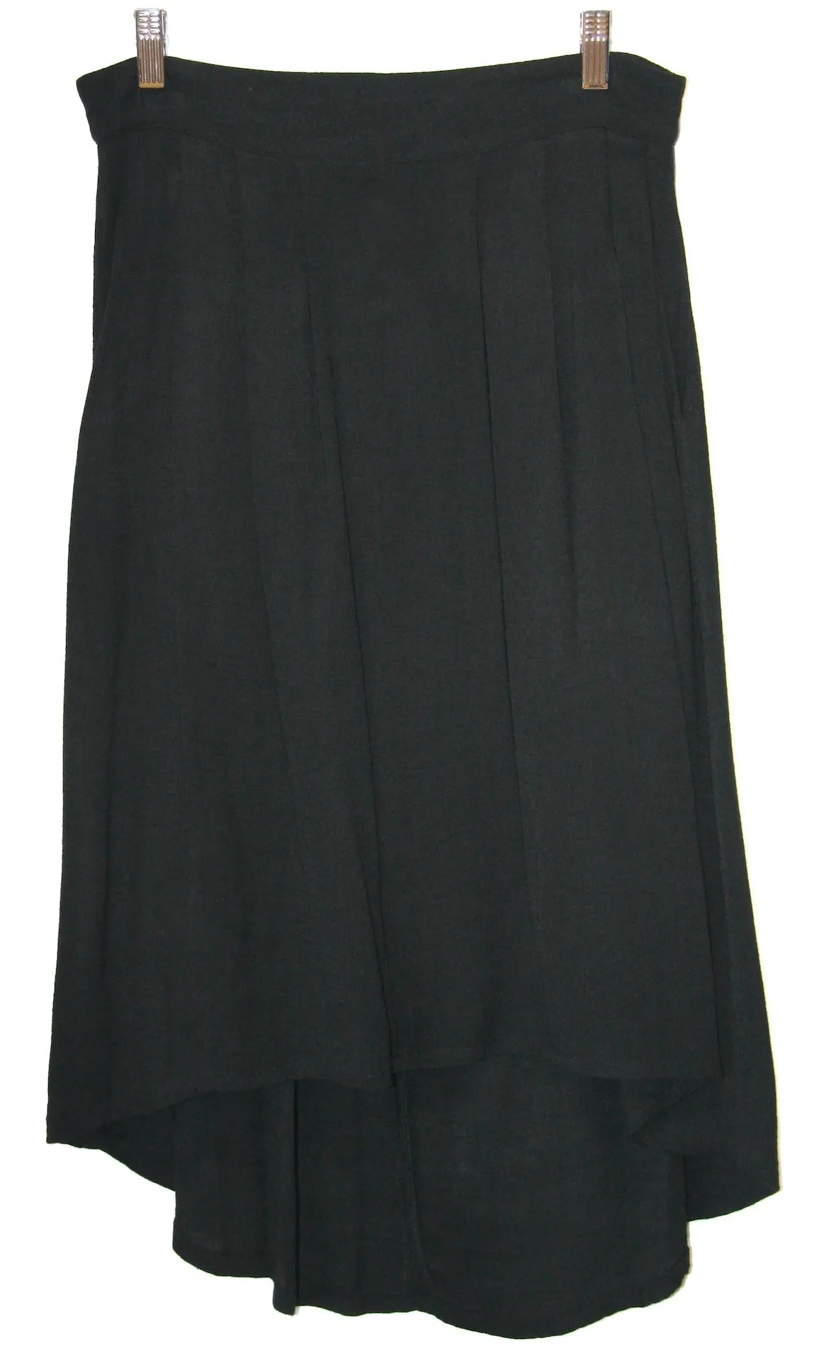 RN496 - 10 - Barbtail Skirt - Black sold by Birds of North America