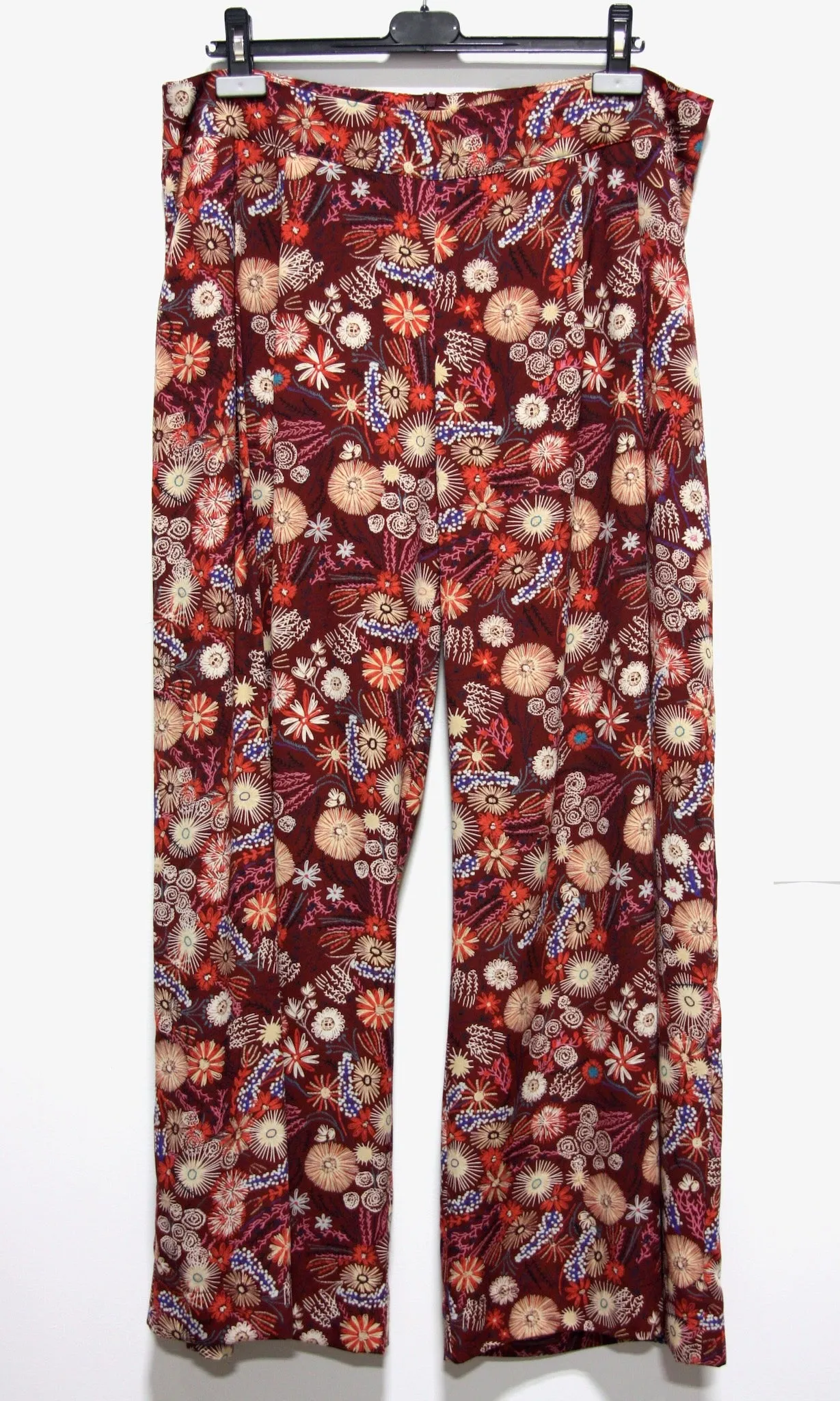 RN1150 - 14 - Skylark Pant - Burgundy Flowerburst sold by Birds of North America