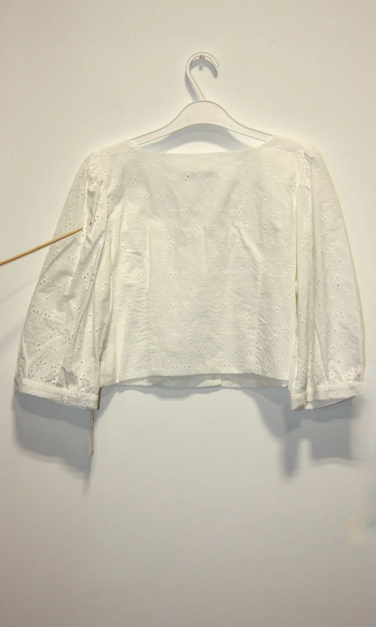 SS558 - L - Esmerillon Top - White sold by Birds of North America product image thumbnail 2