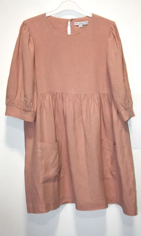 RN1321 - XL - Devil Downhead Dress - Peach made by Birds of North America