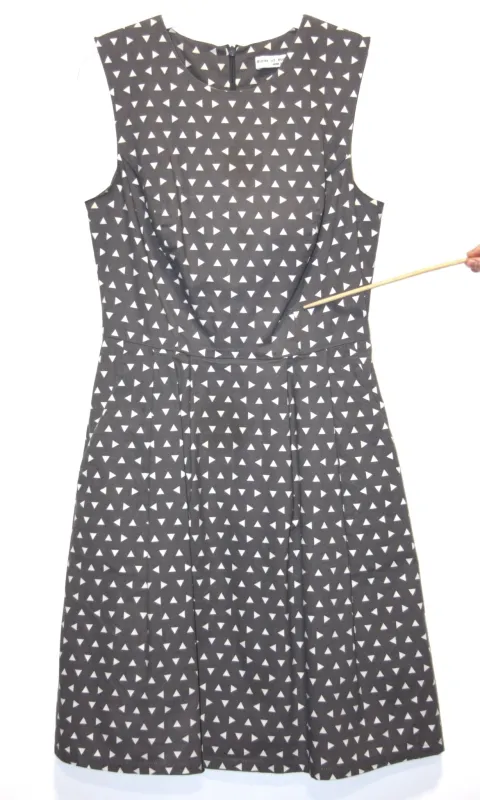 RN1055 - 6 - Antbird Dress - Grey Triangles made by Birds of North America