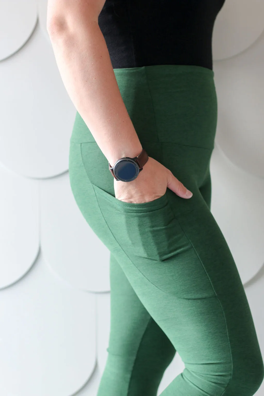 *Pre-Sale* 7/8 Pocket Lolli Legging sold by Buttercream Clothing product image thumbnail 3