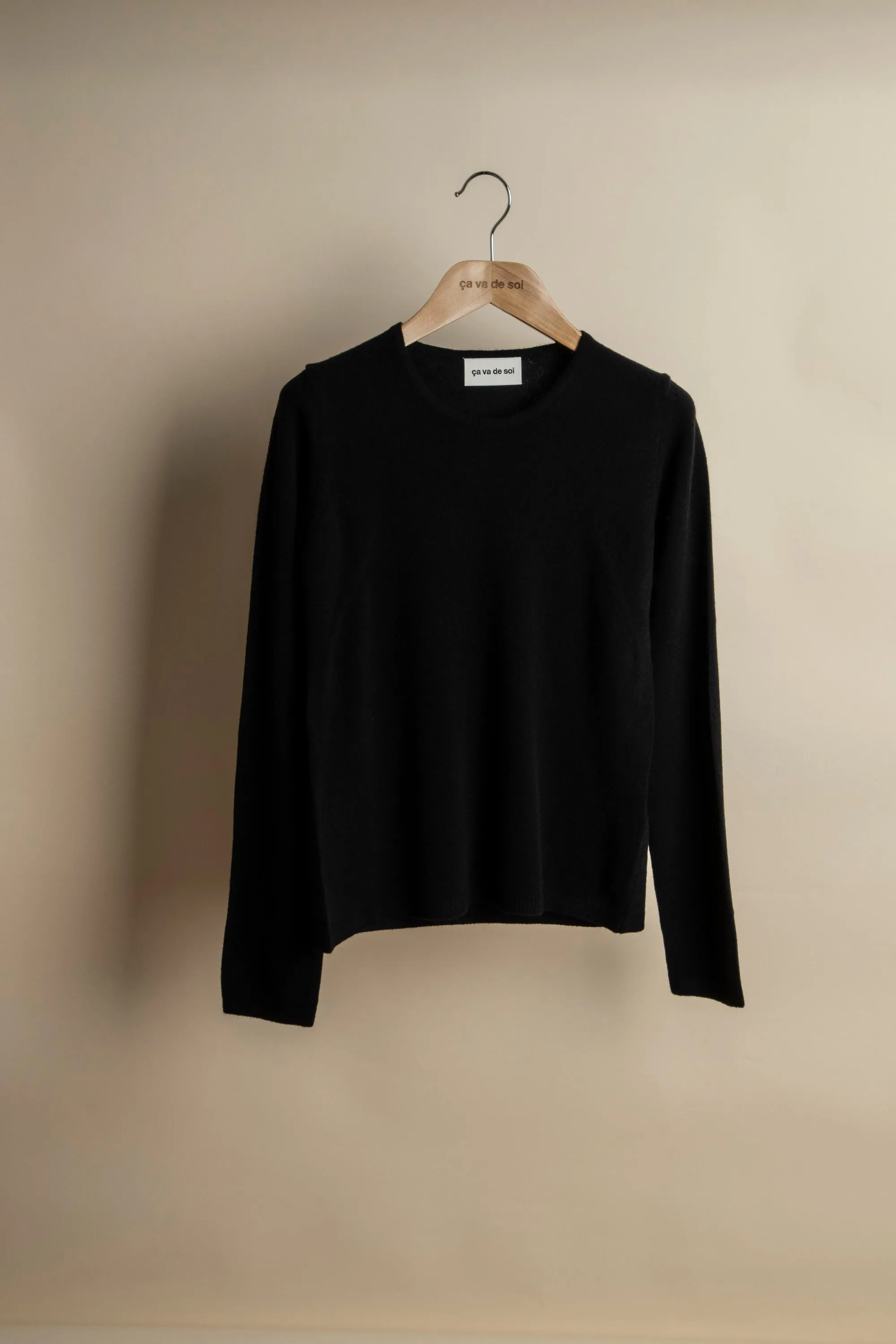 ROBERTA black24 sold by ça va de soi