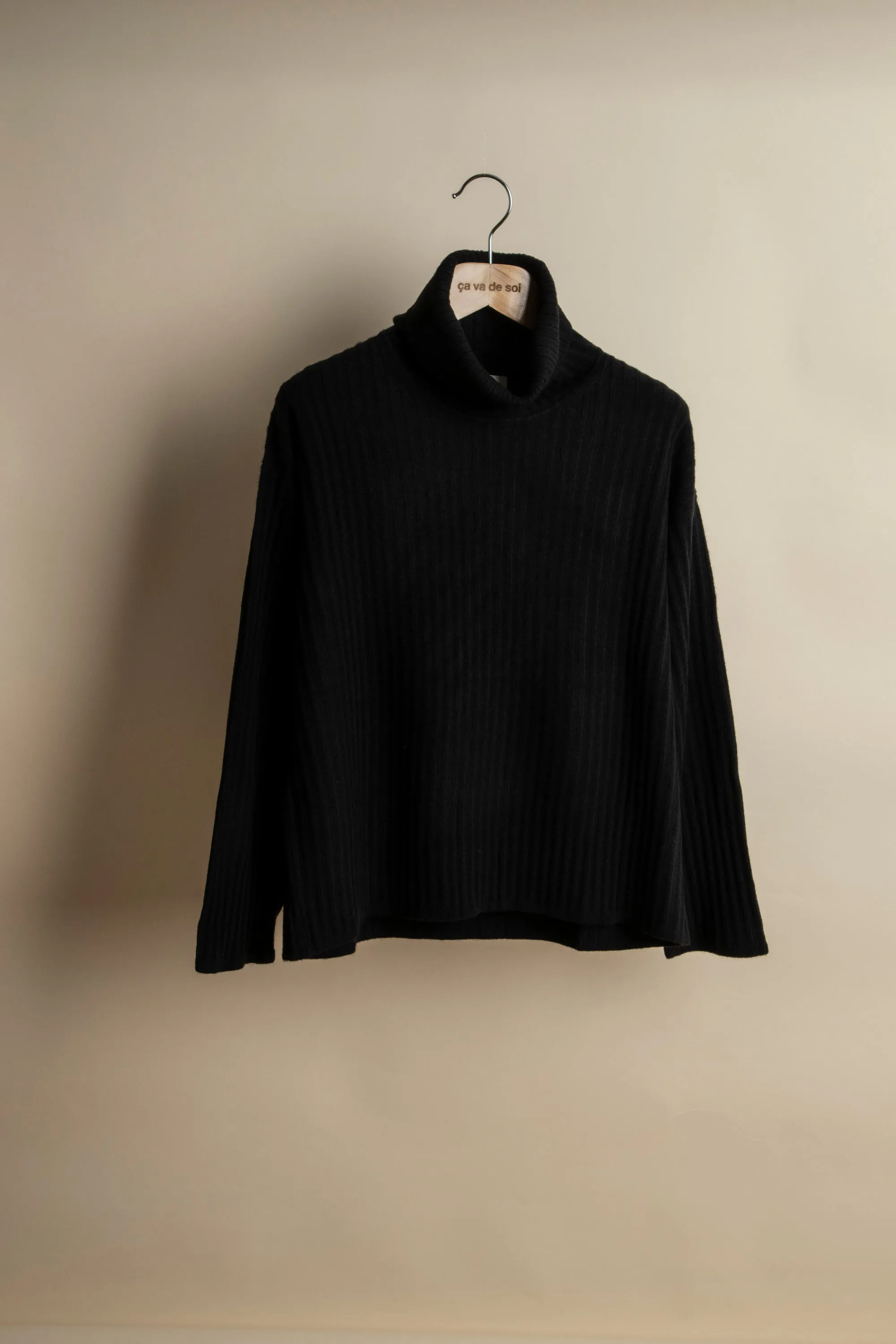 SUTRA black24 sold by ça va de soi