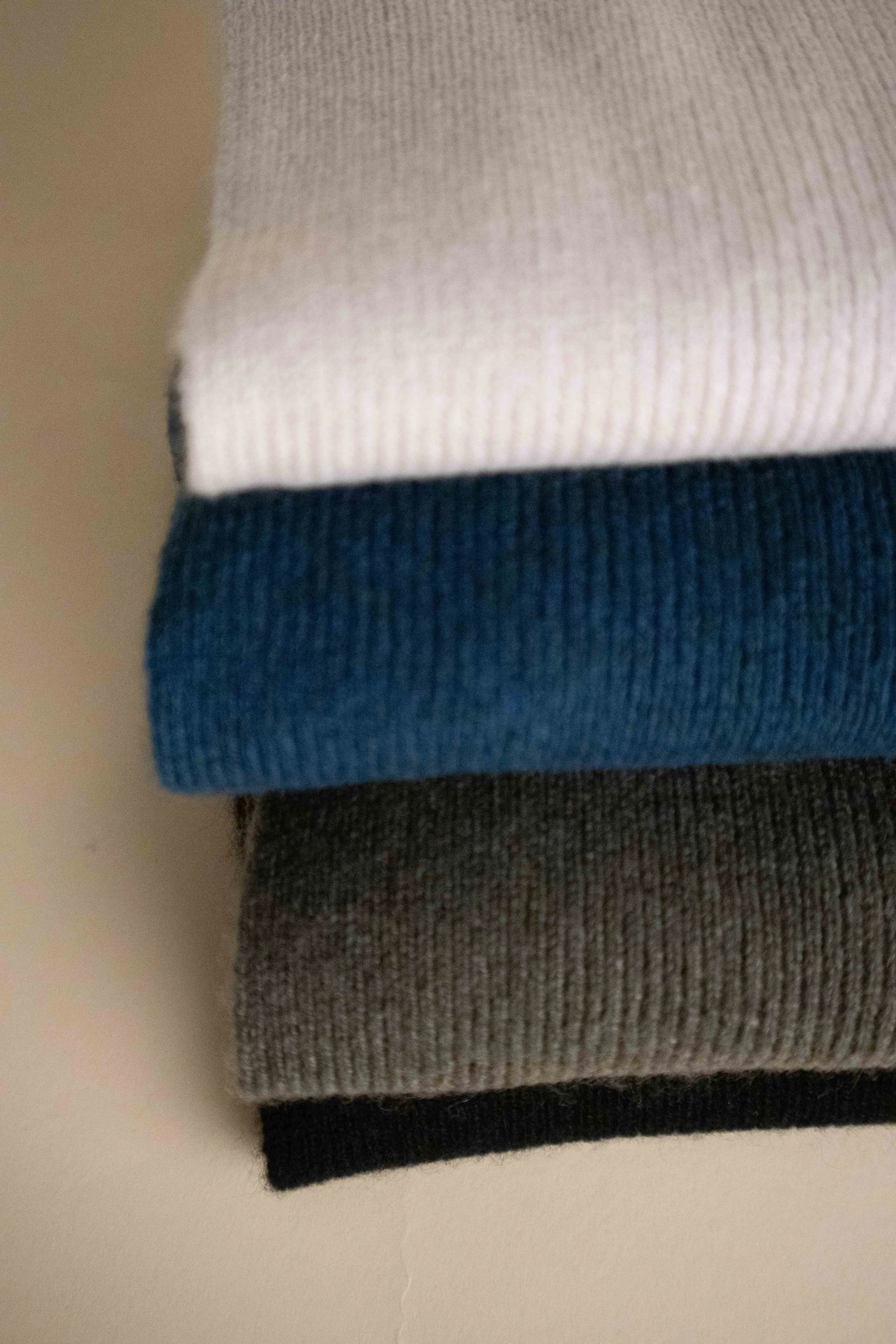 WYLIE peacock sold by ça va de soi product image thumbnail 5