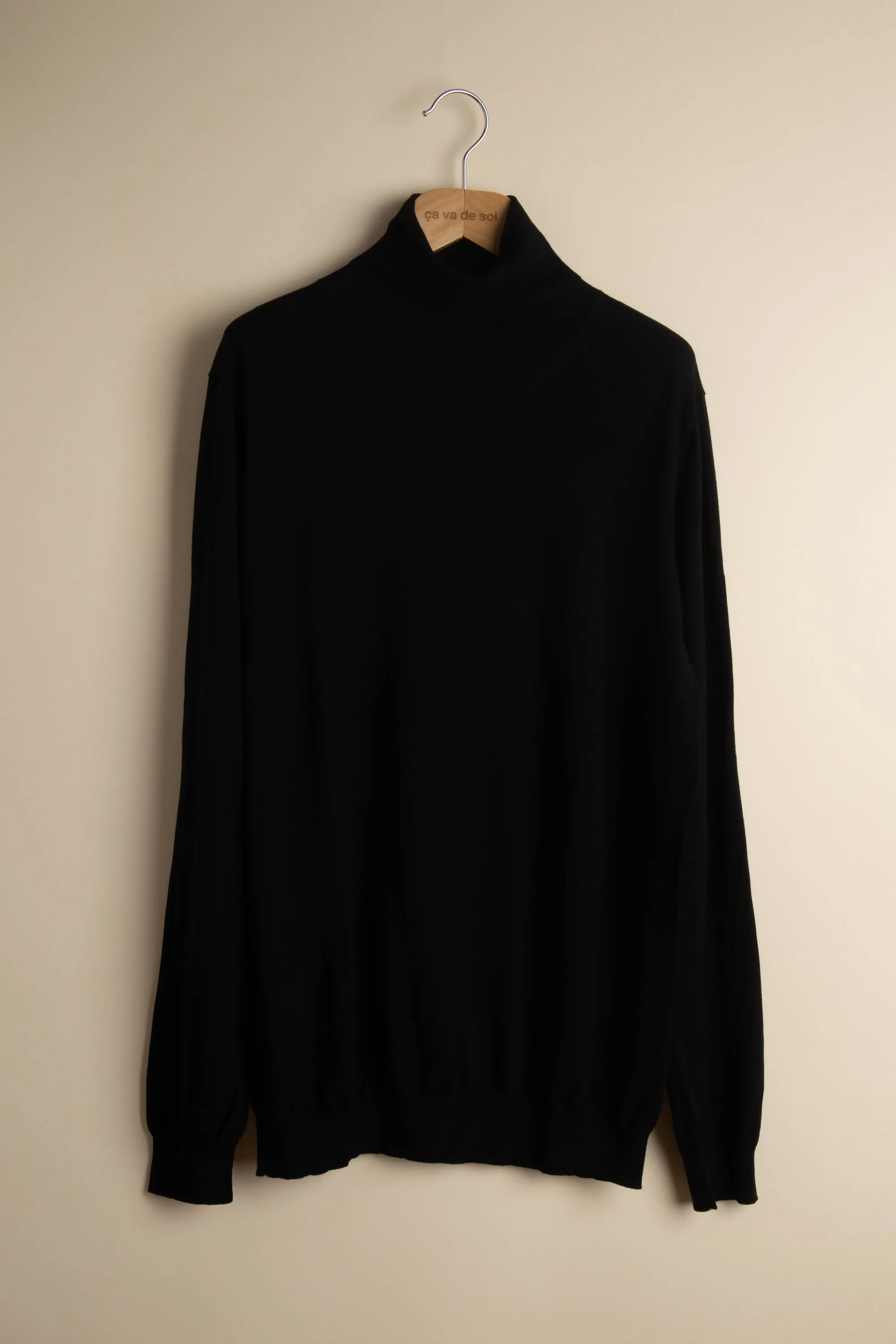 OSTUNI nero sold by ça va de soi