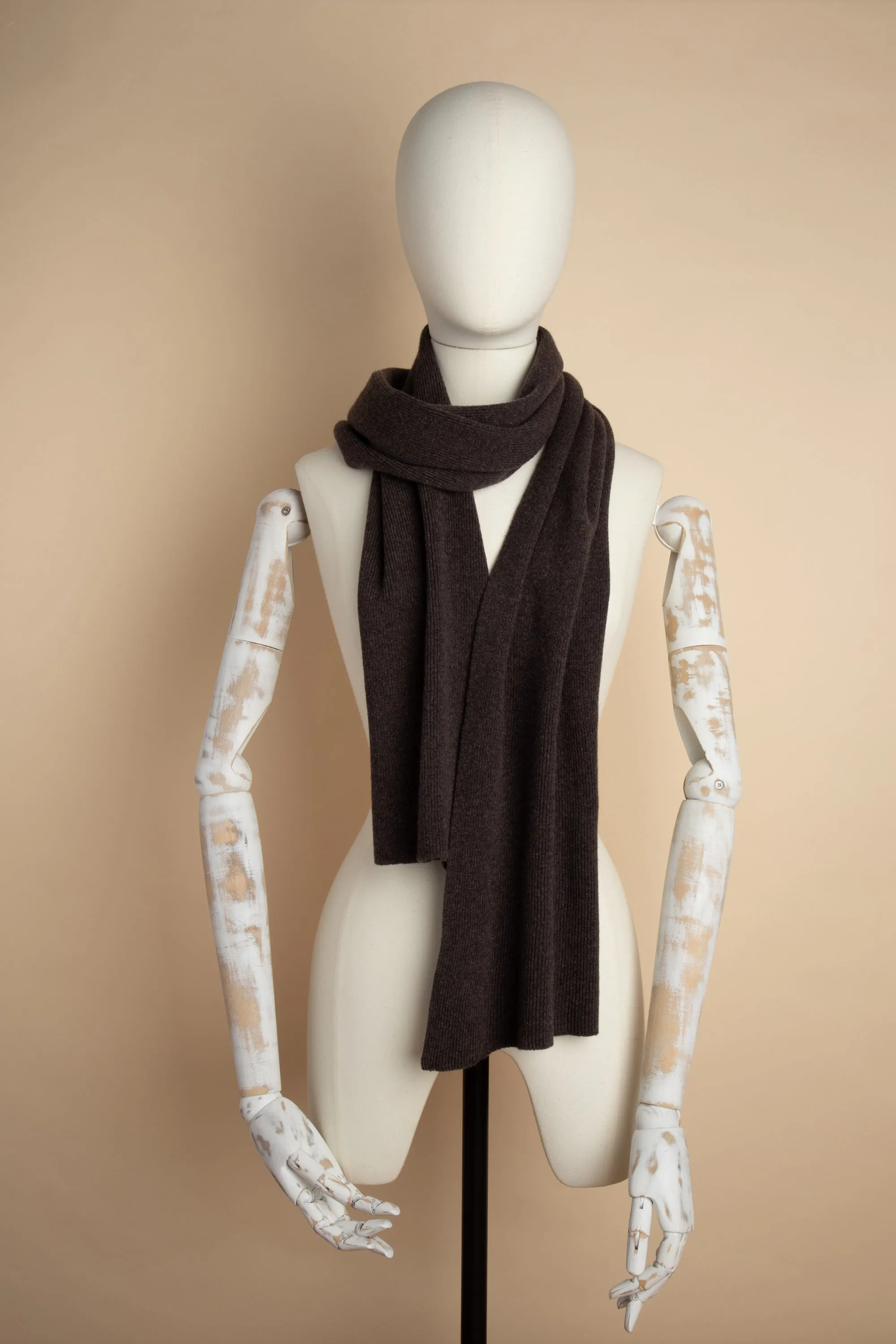 PABOS henne sold by ça va de soi product image thumbnail 3