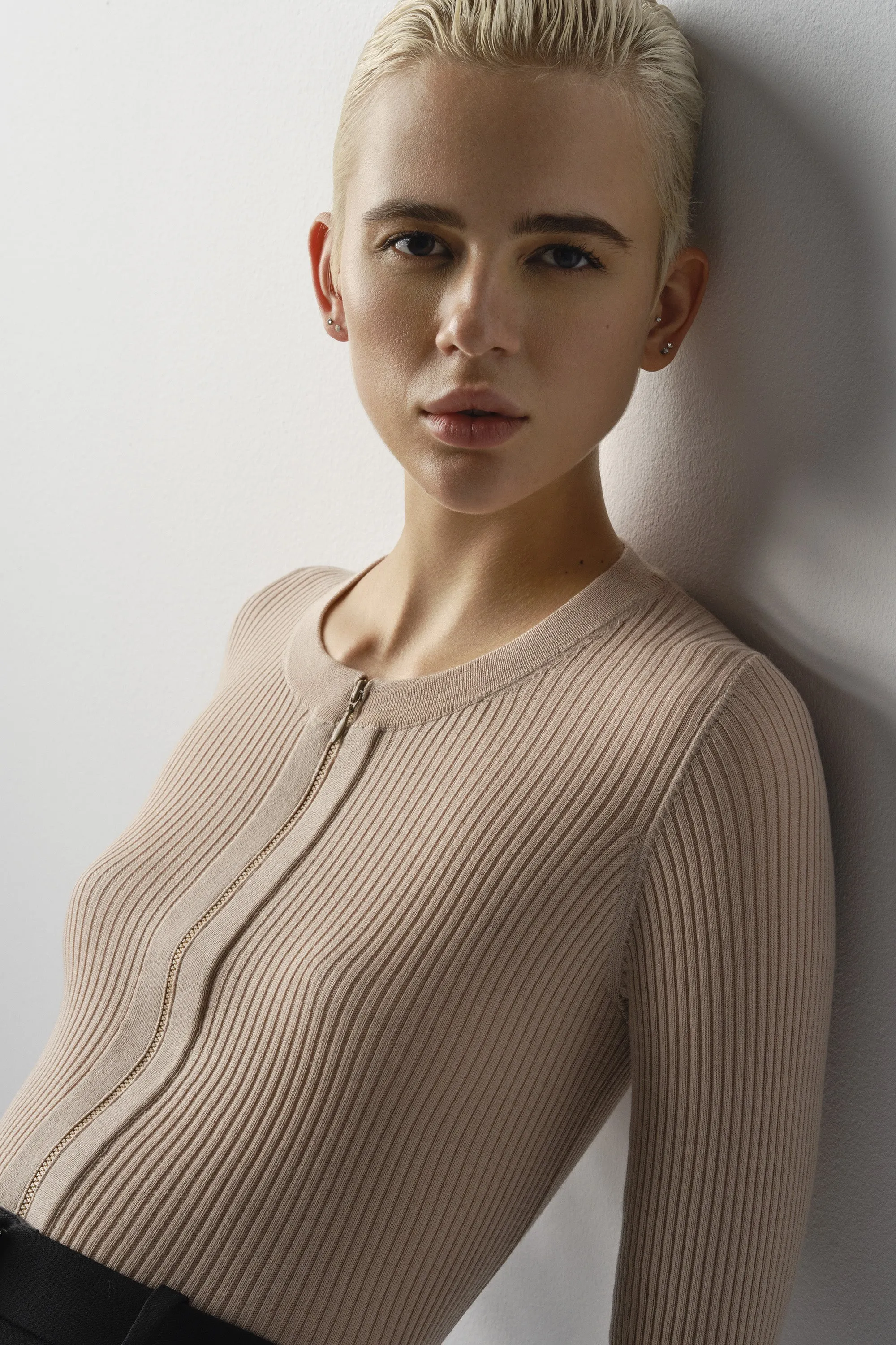 WINTOUR nacre sold by ça va de soi product image thumbnail 3