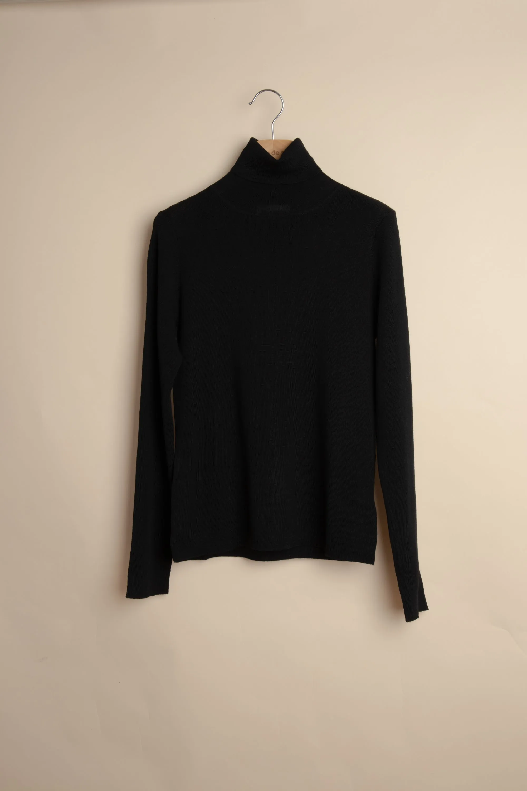 DURAS black sold by ça va de soi