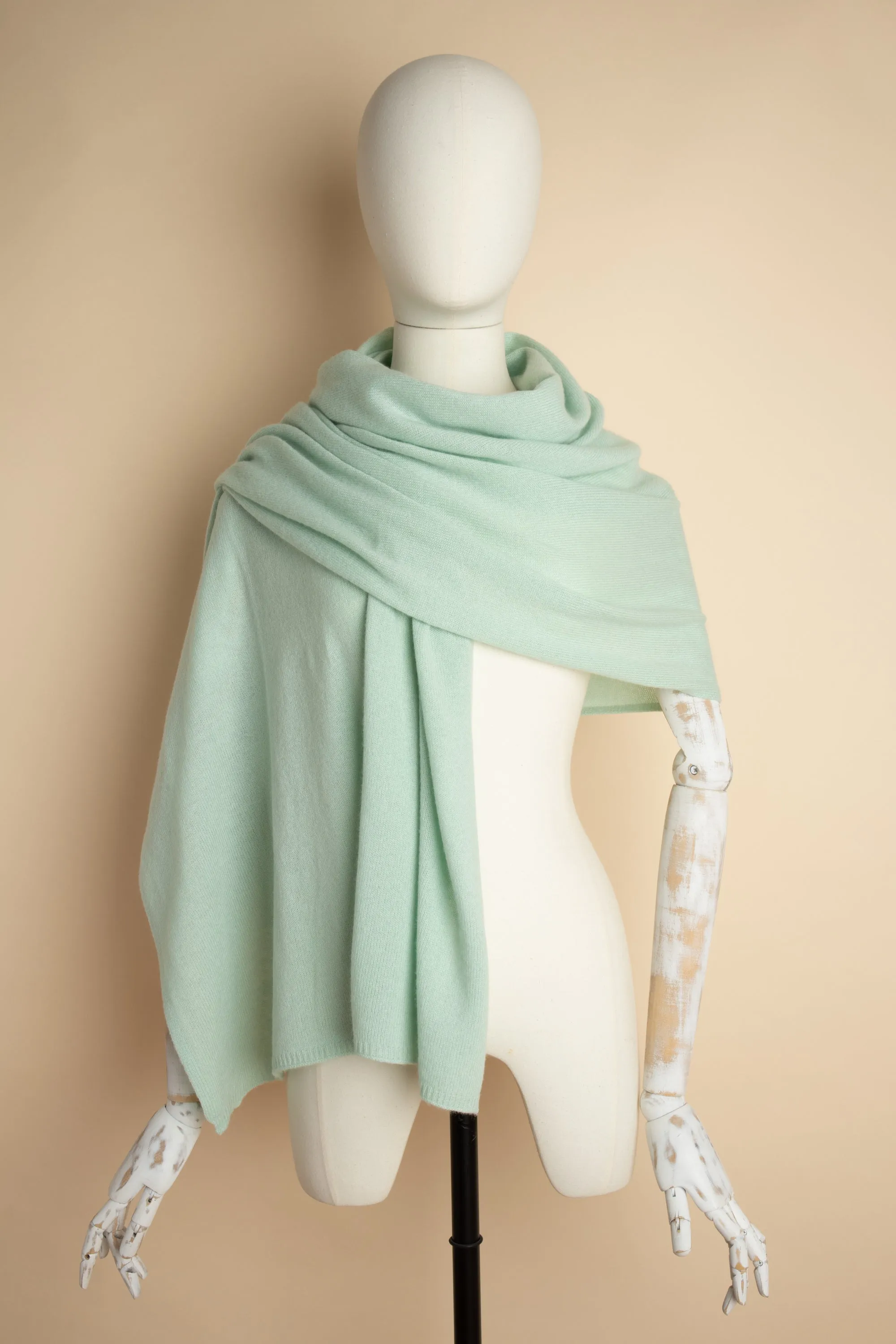 CLEO mint sold by ça va de soi