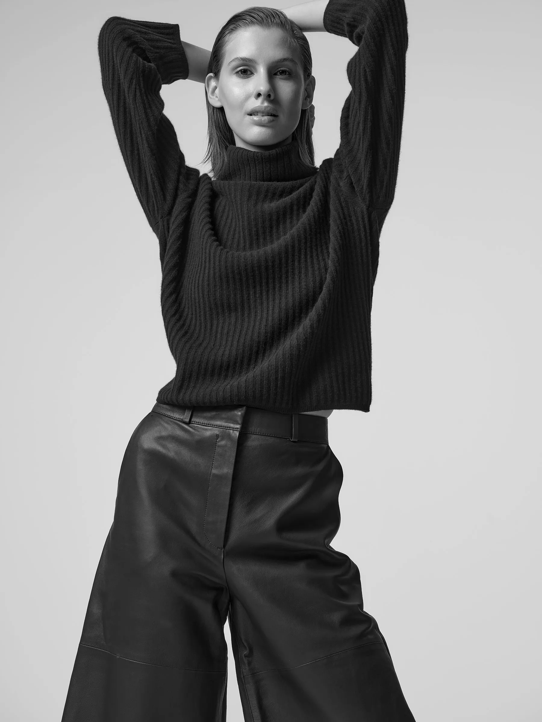 SUTRA henne sold by ça va de soi product image thumbnail 4