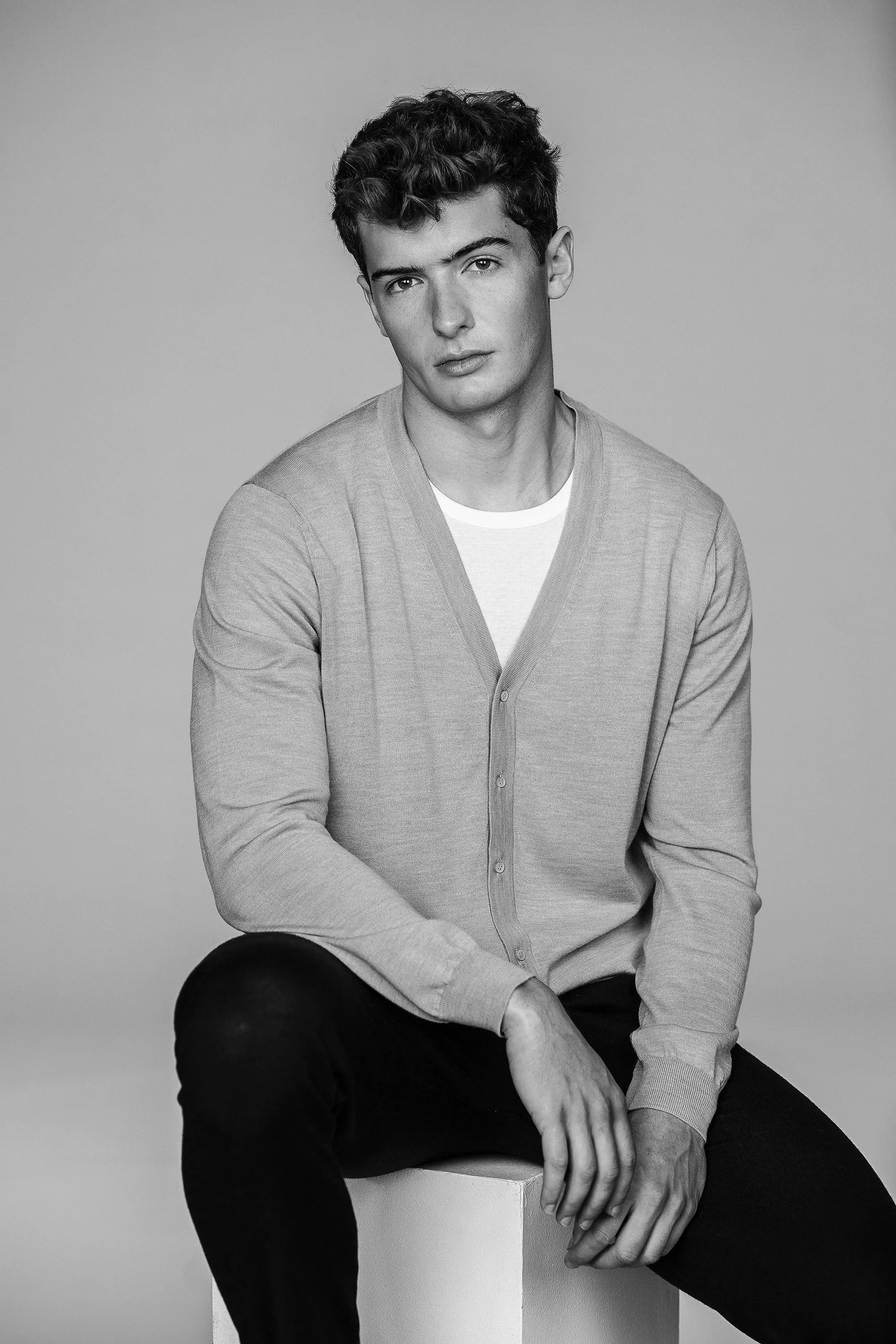 LEOPOLD heather grey sold by ça va de soi product image thumbnail 2