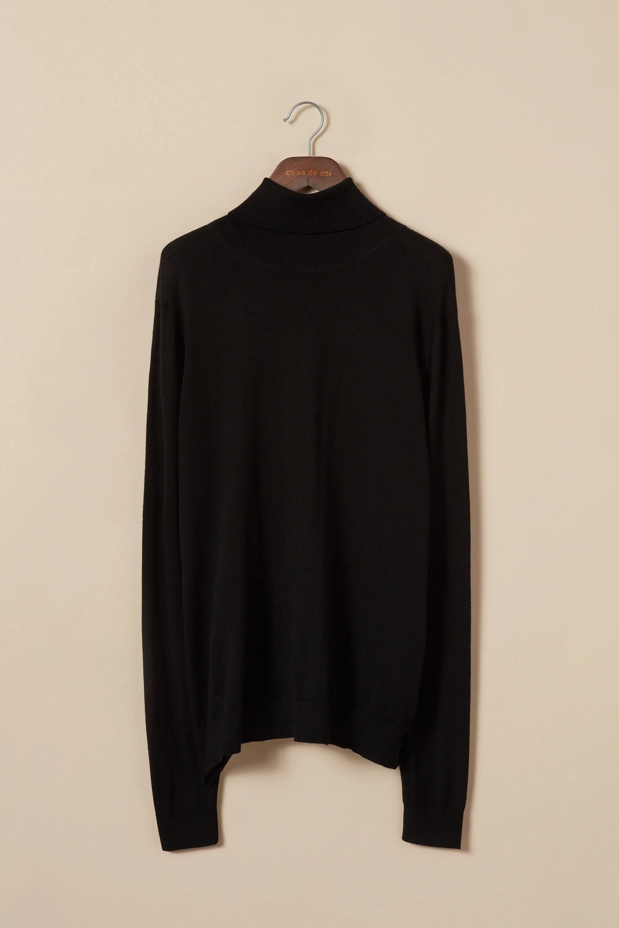 LOUIS black sold by ça va de soi