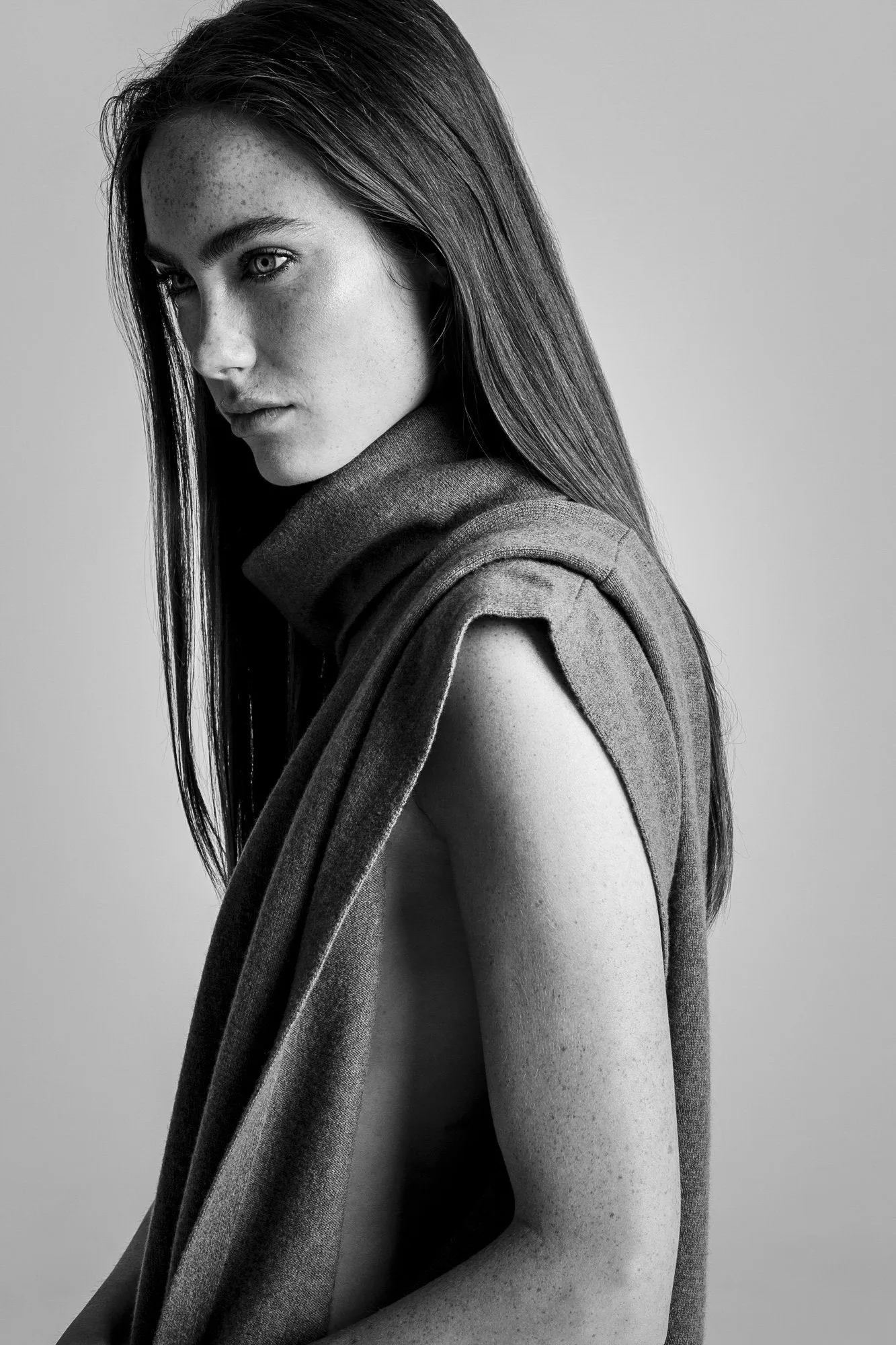 JENNIFER almond sold by ça va de soi product image thumbnail 2