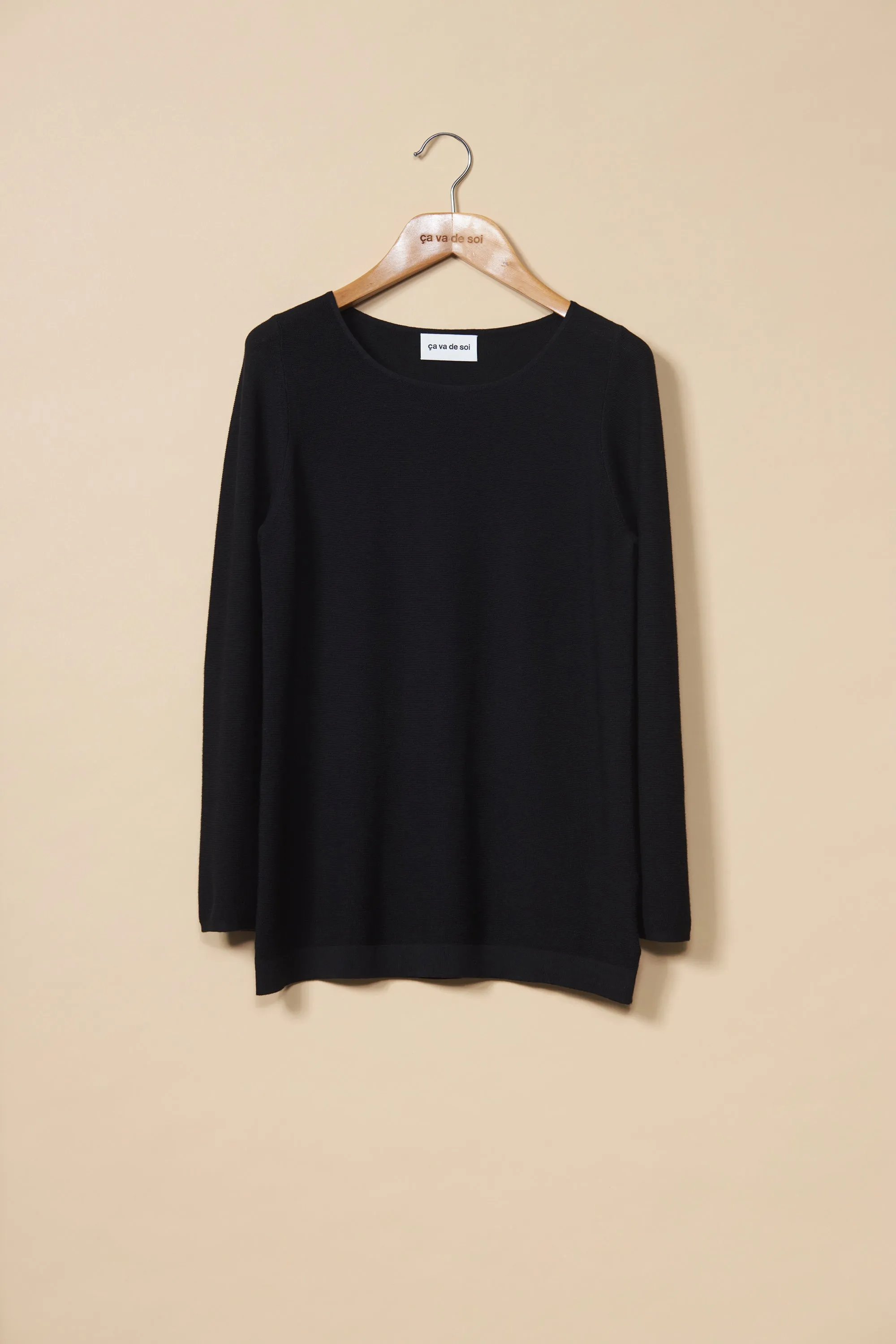 ATHENA black sold by ça va de soi