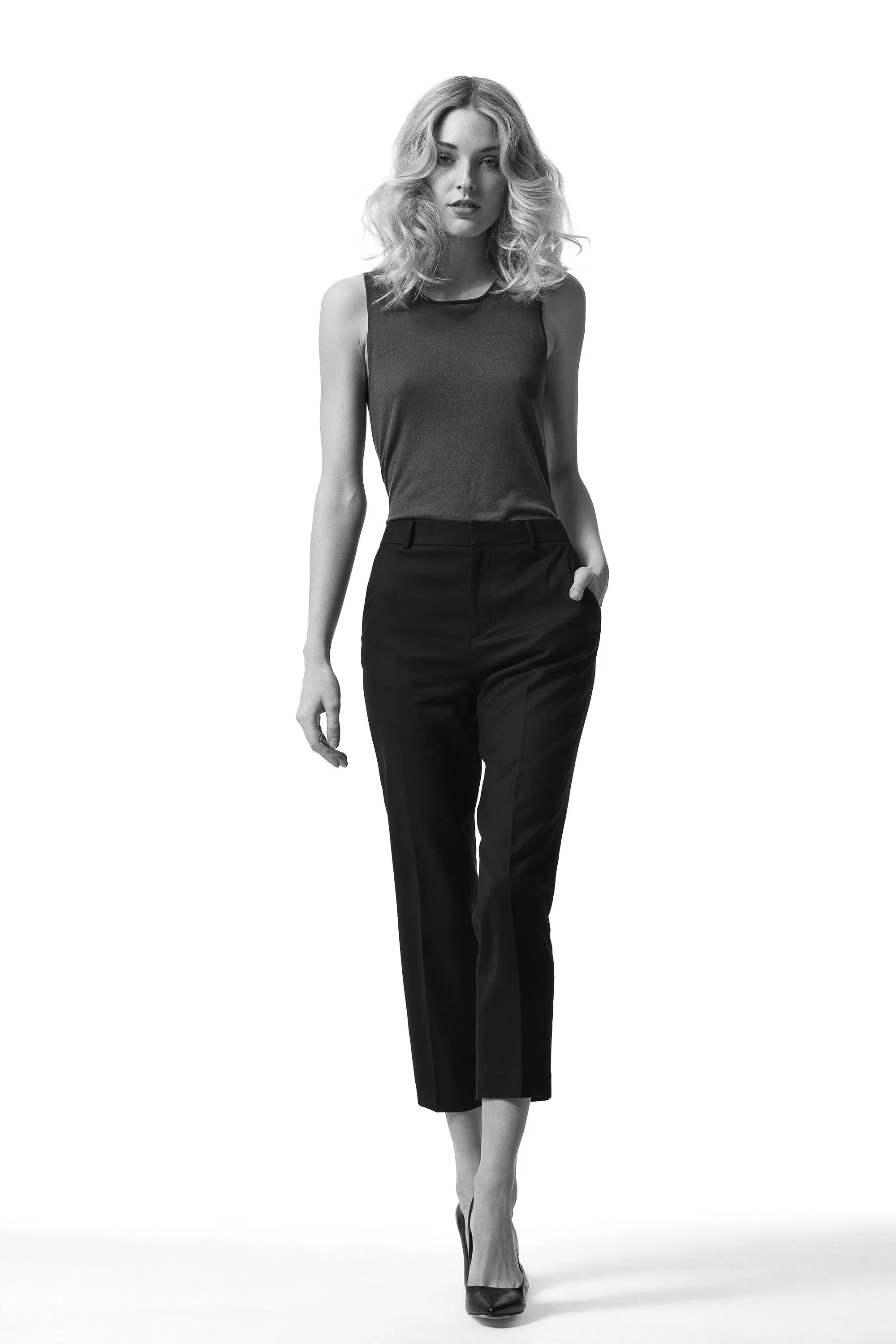 DORA black sold by ça va de soi product image thumbnail 5