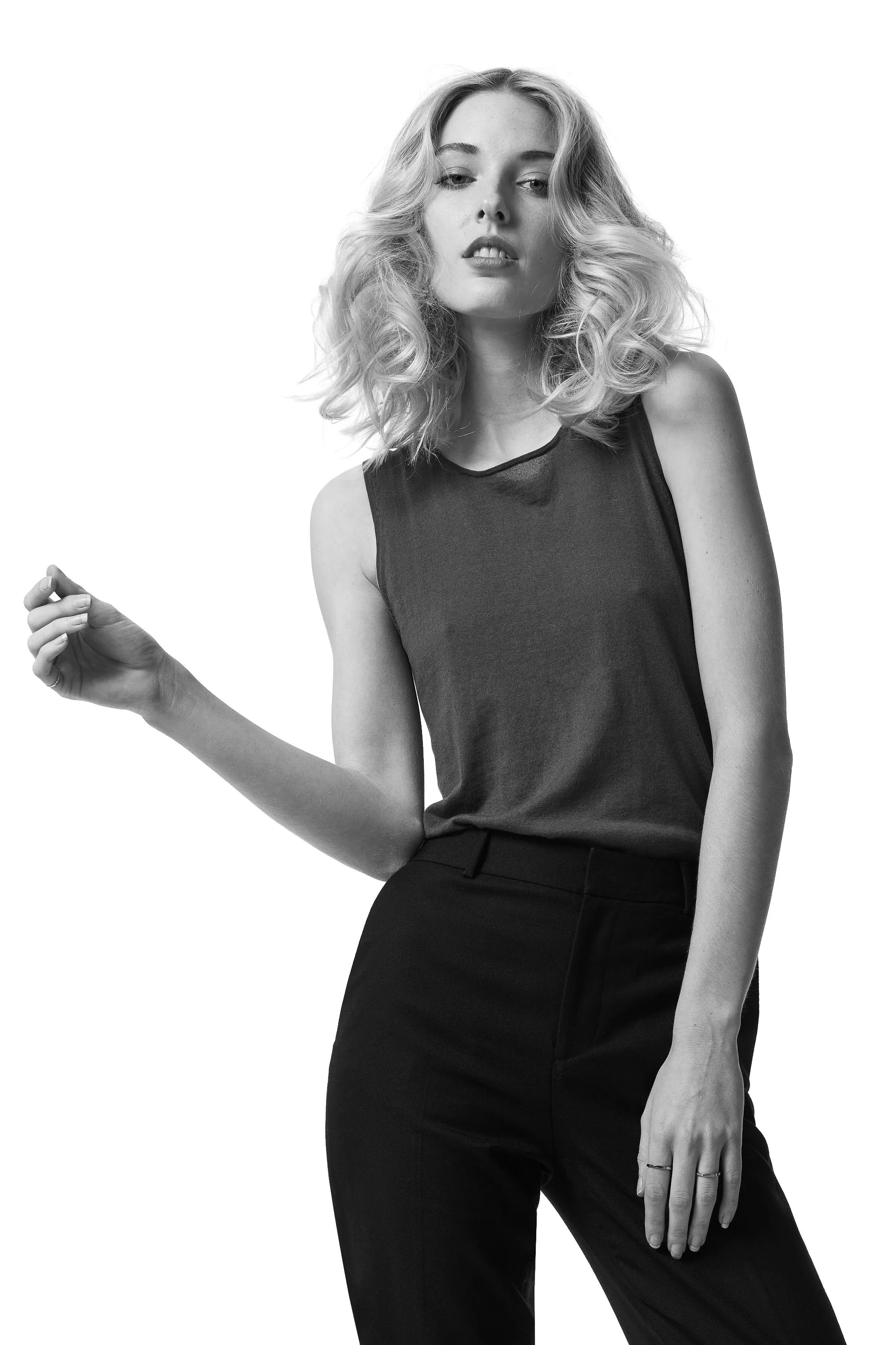 DORA black sold by ça va de soi product image thumbnail 4