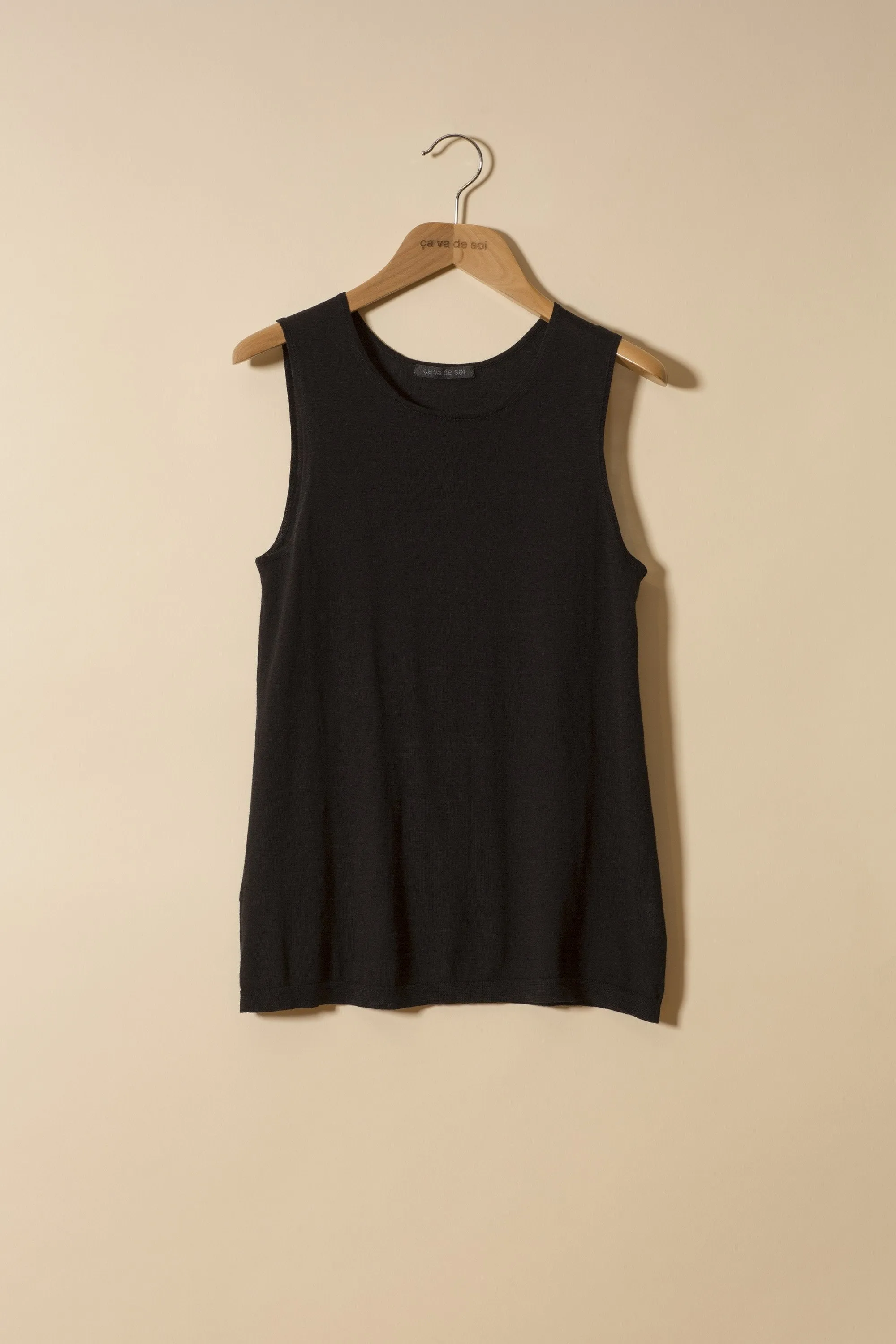 DORA black sold by ça va de soi