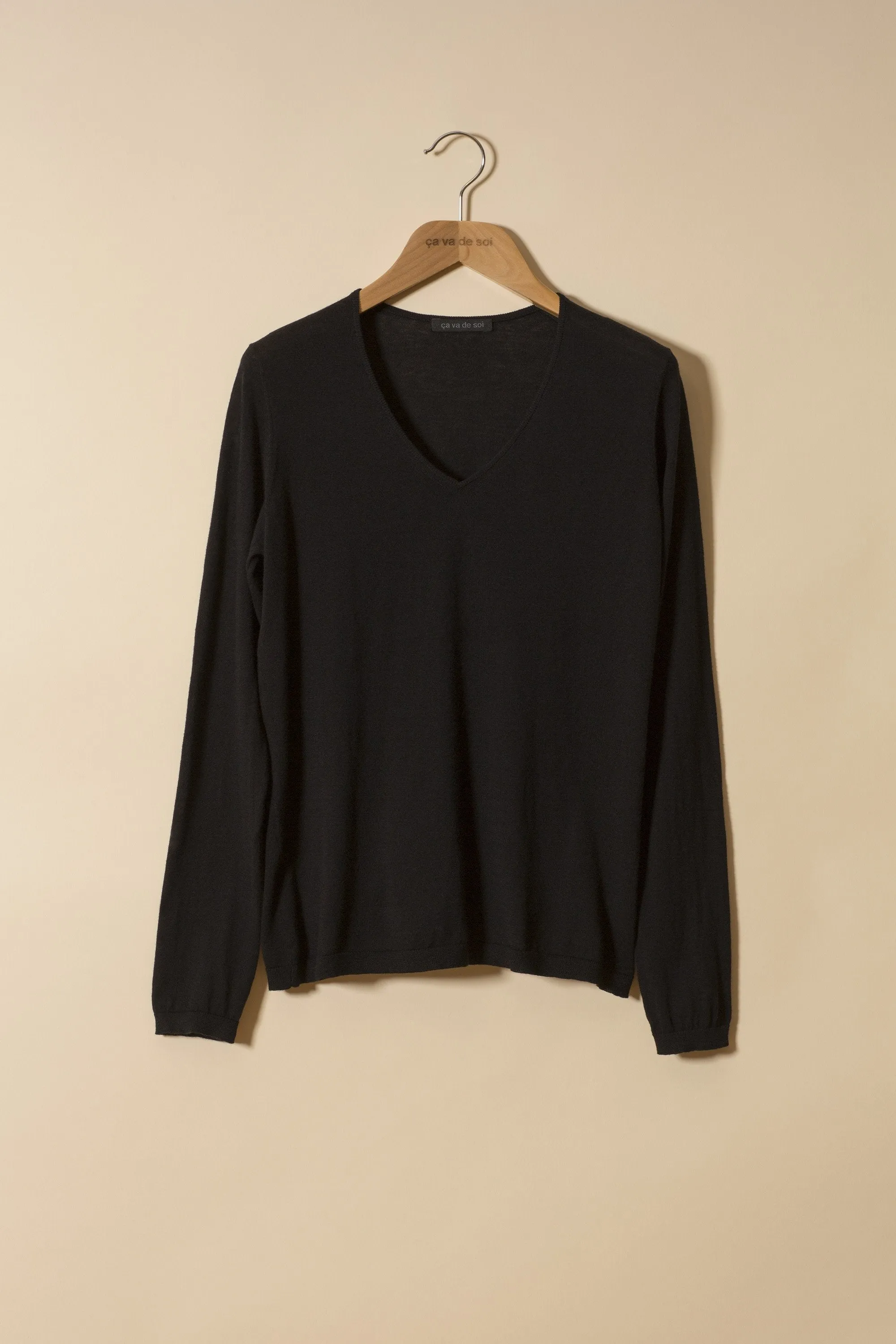 MEG black sold by ça va de soi