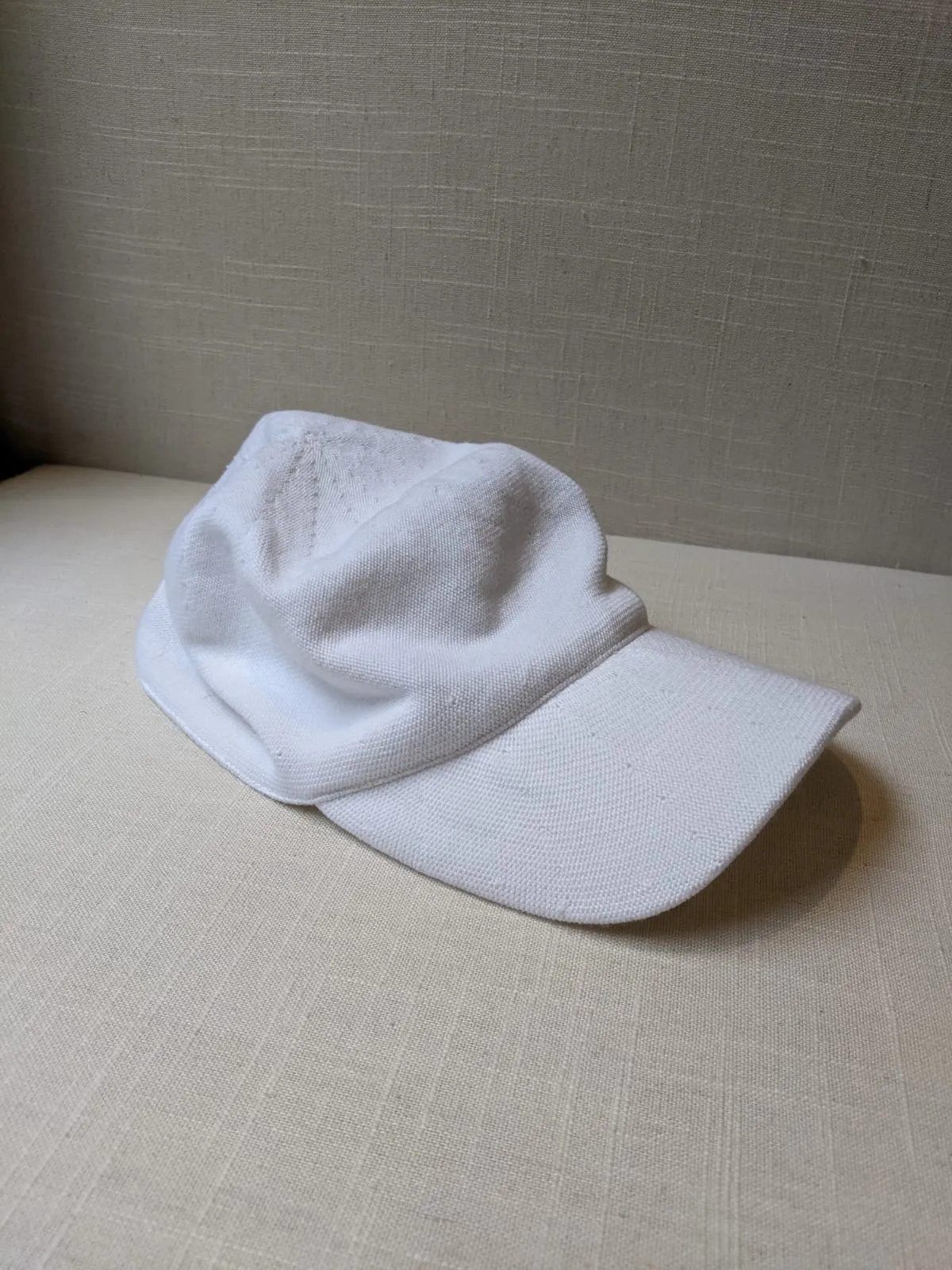 GUI white sold by ça va de soi product image thumbnail 5