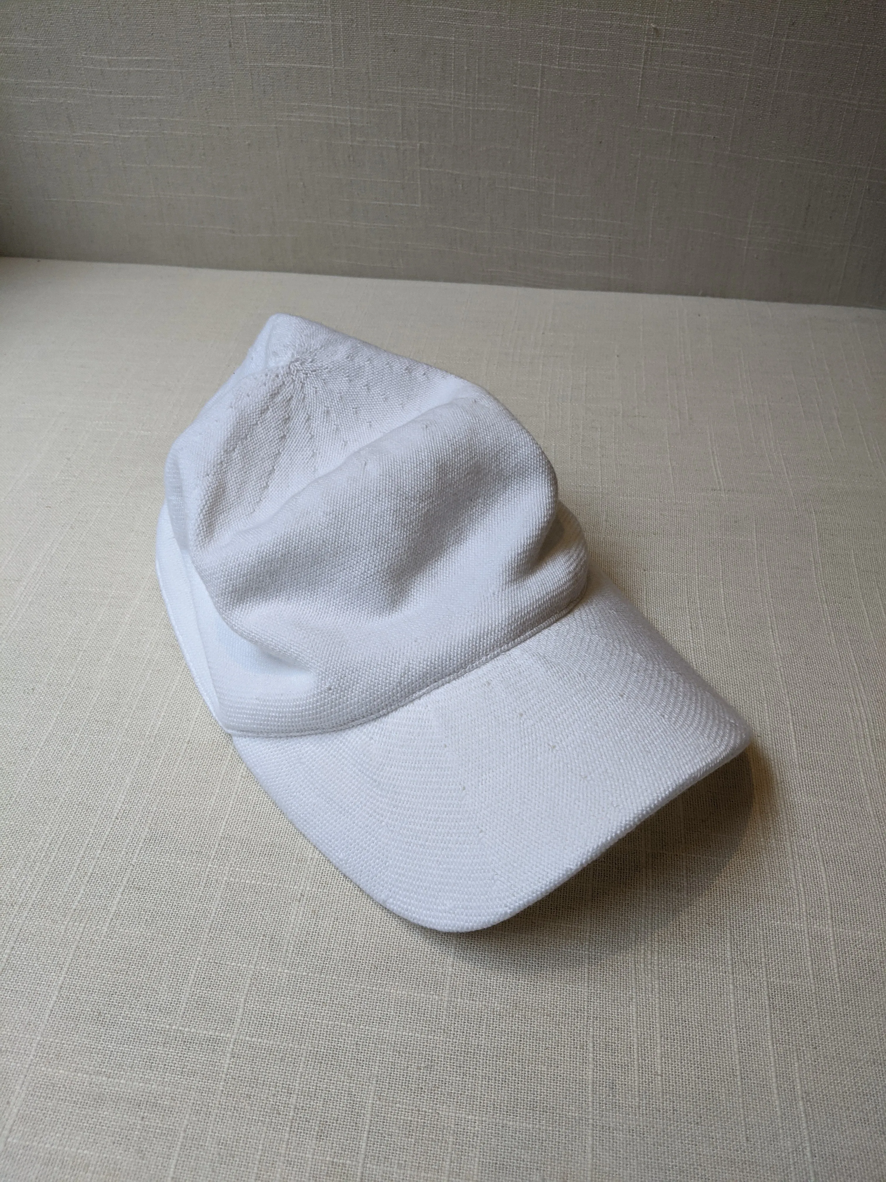 GUI white sold by ça va de soi product image thumbnail 4