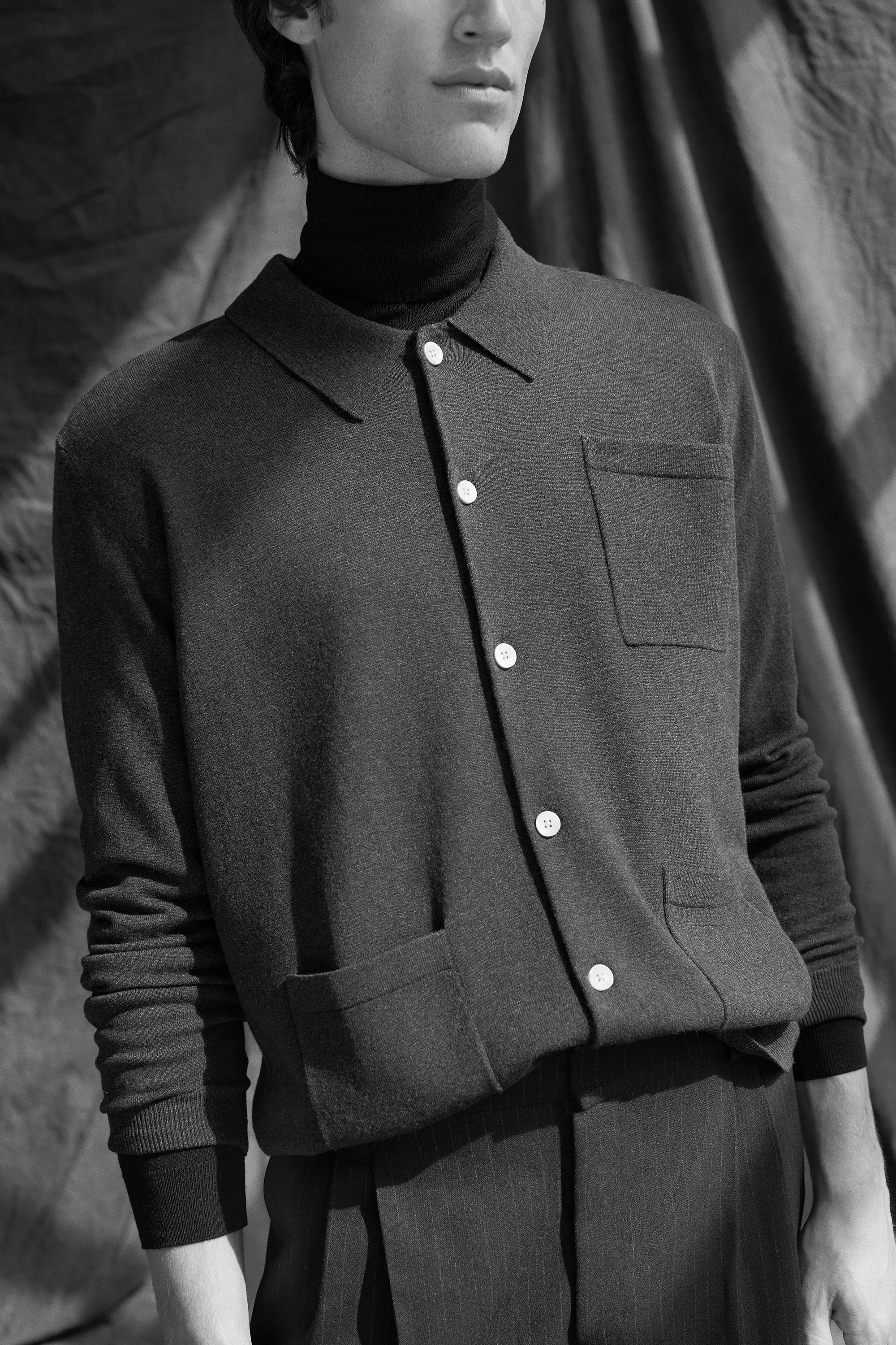 LUTRELL black sold by ça va de soi product image thumbnail 3