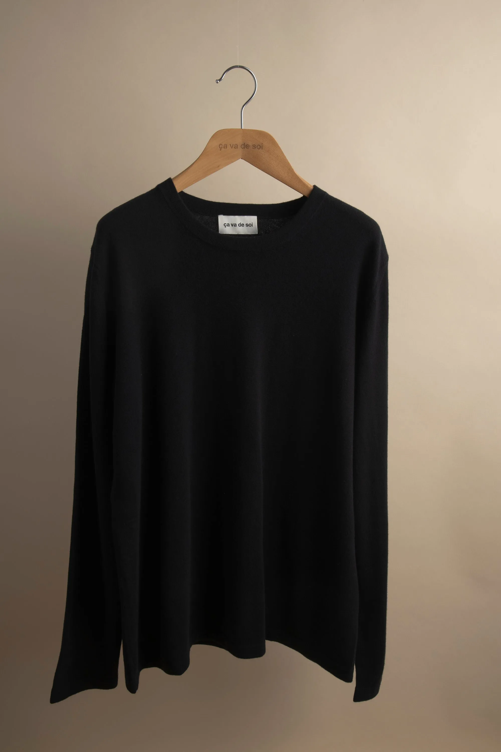 TIM black sold by ça va de soi product image thumbnail 2