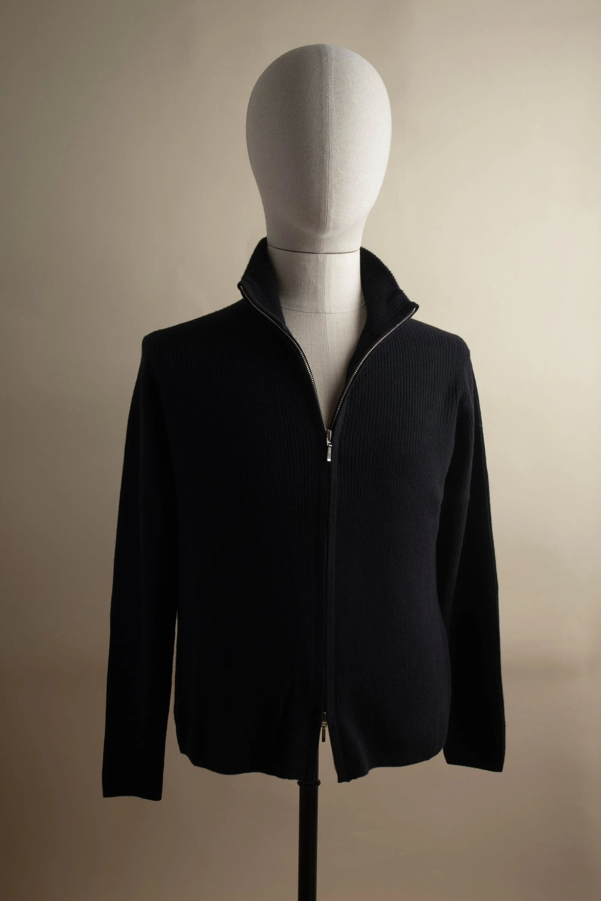 QUINN black sold by ça va de soi product image thumbnail 2