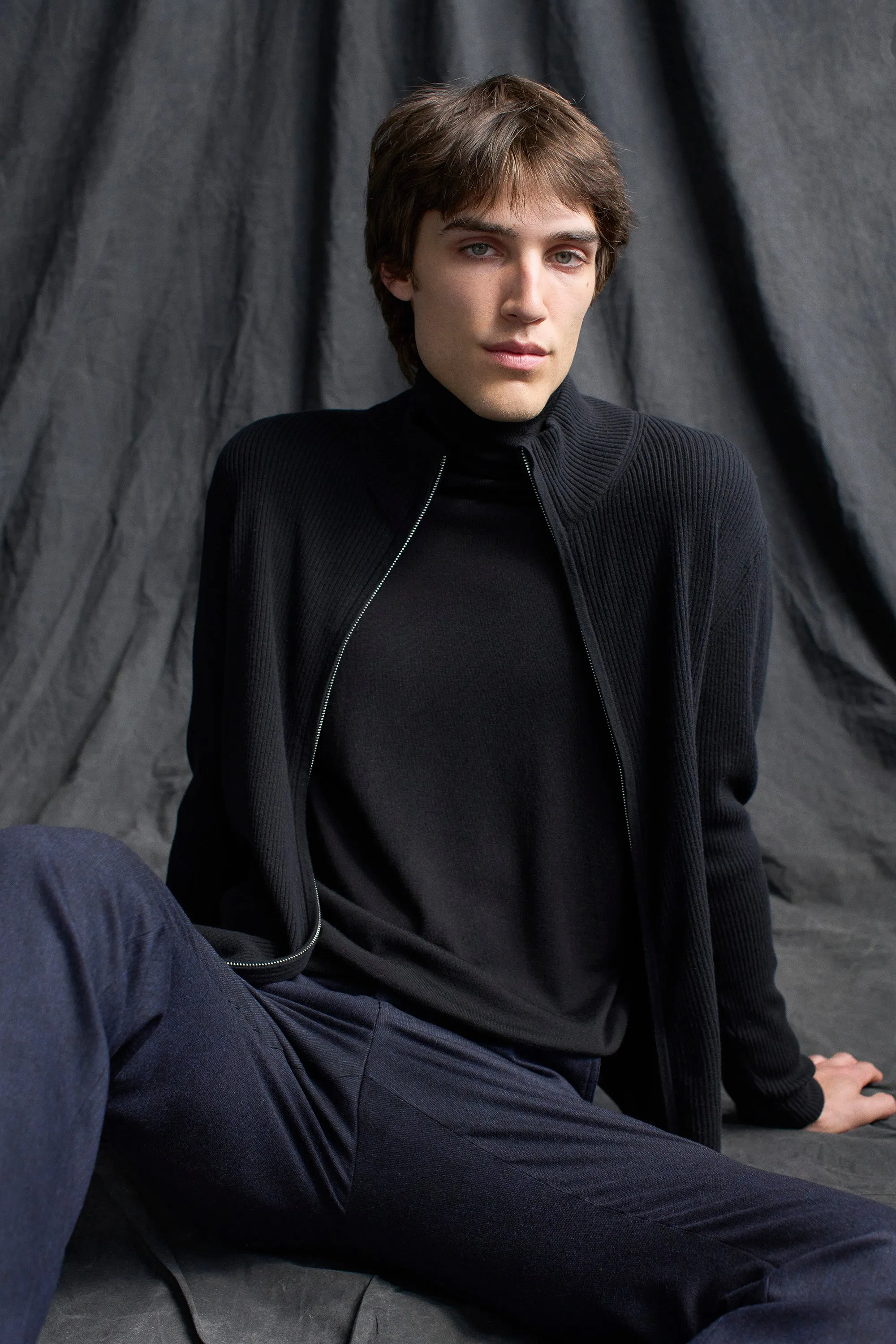 QUINN black sold by ça va de soi product image thumbnail 3