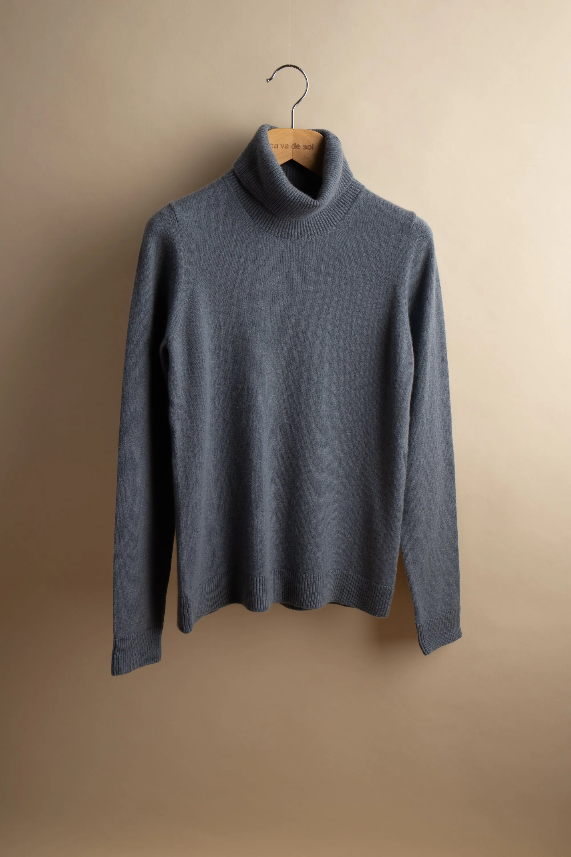 TAXILA osmium sold by ça va de soi product image thumbnail 2