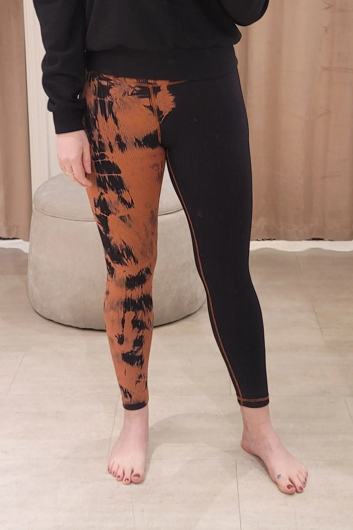 Campbell 7/8 Legging in Acacia + Black sold by Daub & Design