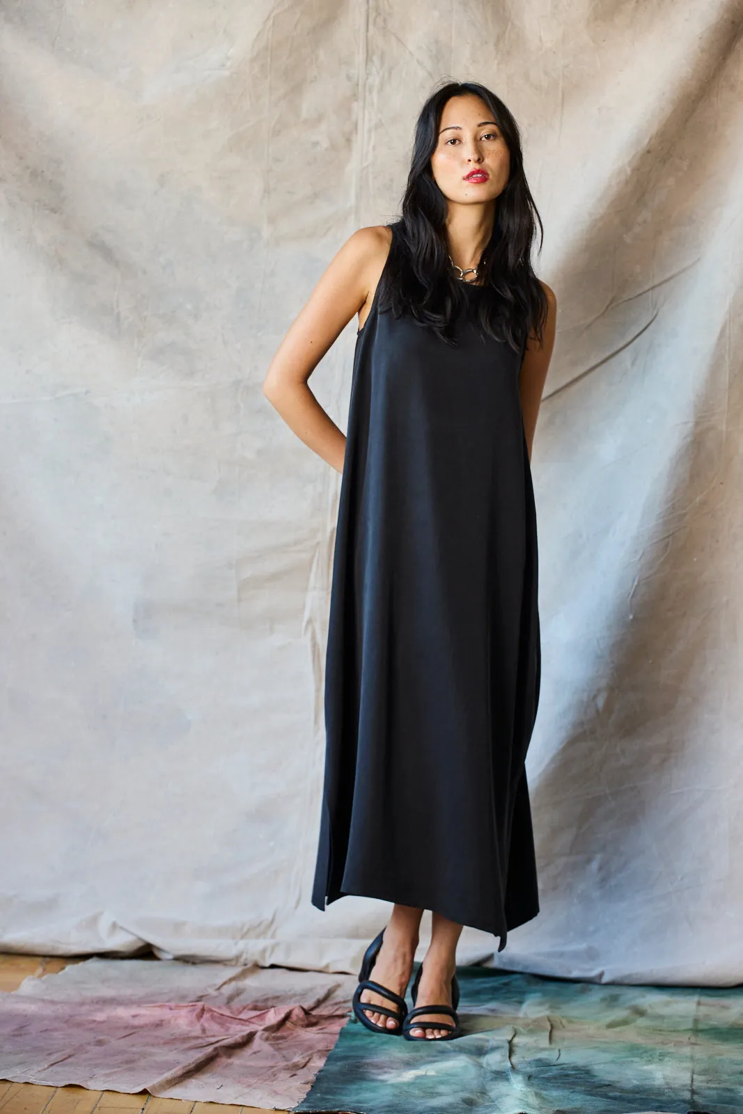 Chemise Shift - Muted Black sold by Devlyn van Loon product image thumbnail 2