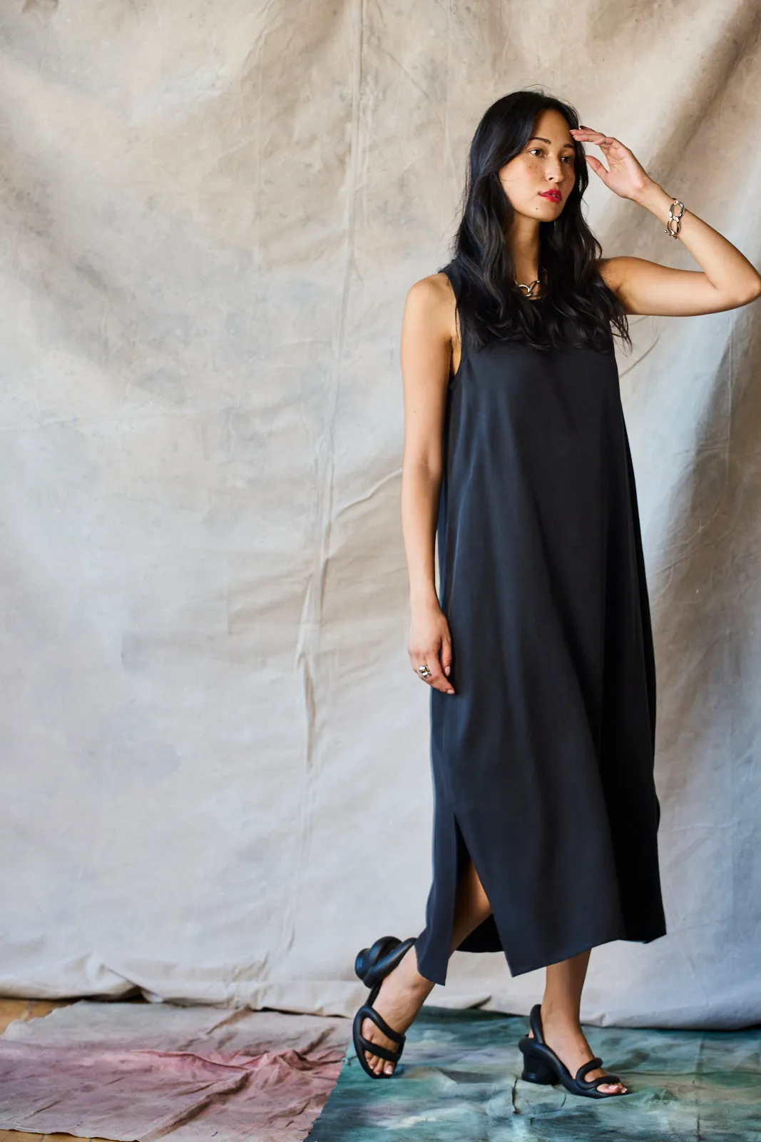 Chemise Shift - Muted Black sold by Devlyn van Loon product image thumbnail 3