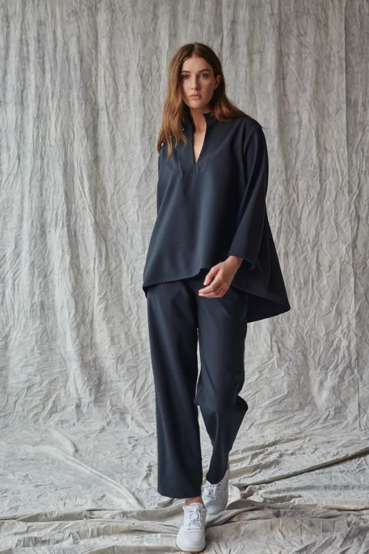Collared Pullover - Midnight made by Devlyn van Loon