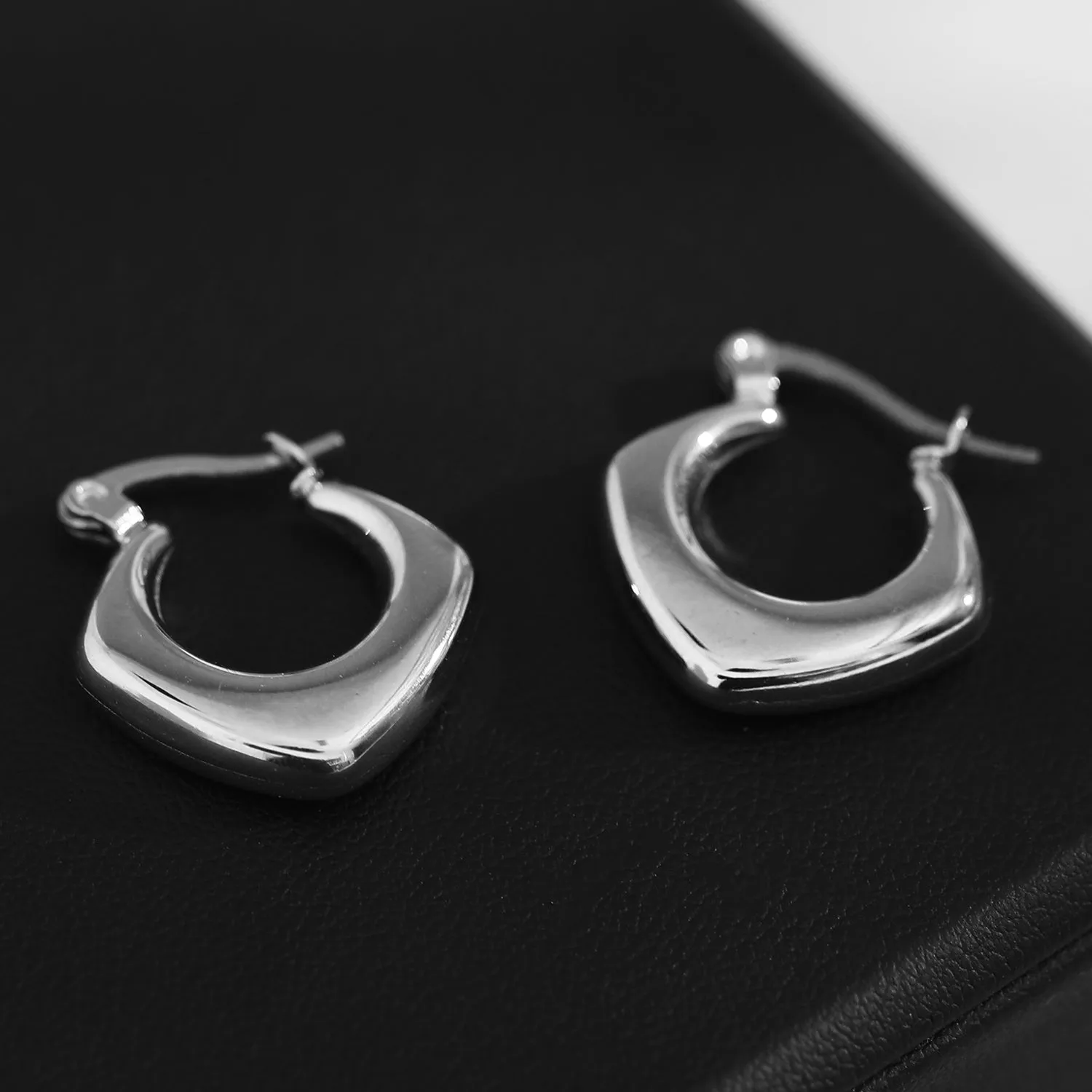 MARIYA Squared Rounded Hoop Earrings Silver sold by Lav & Kush product image thumbnail 4