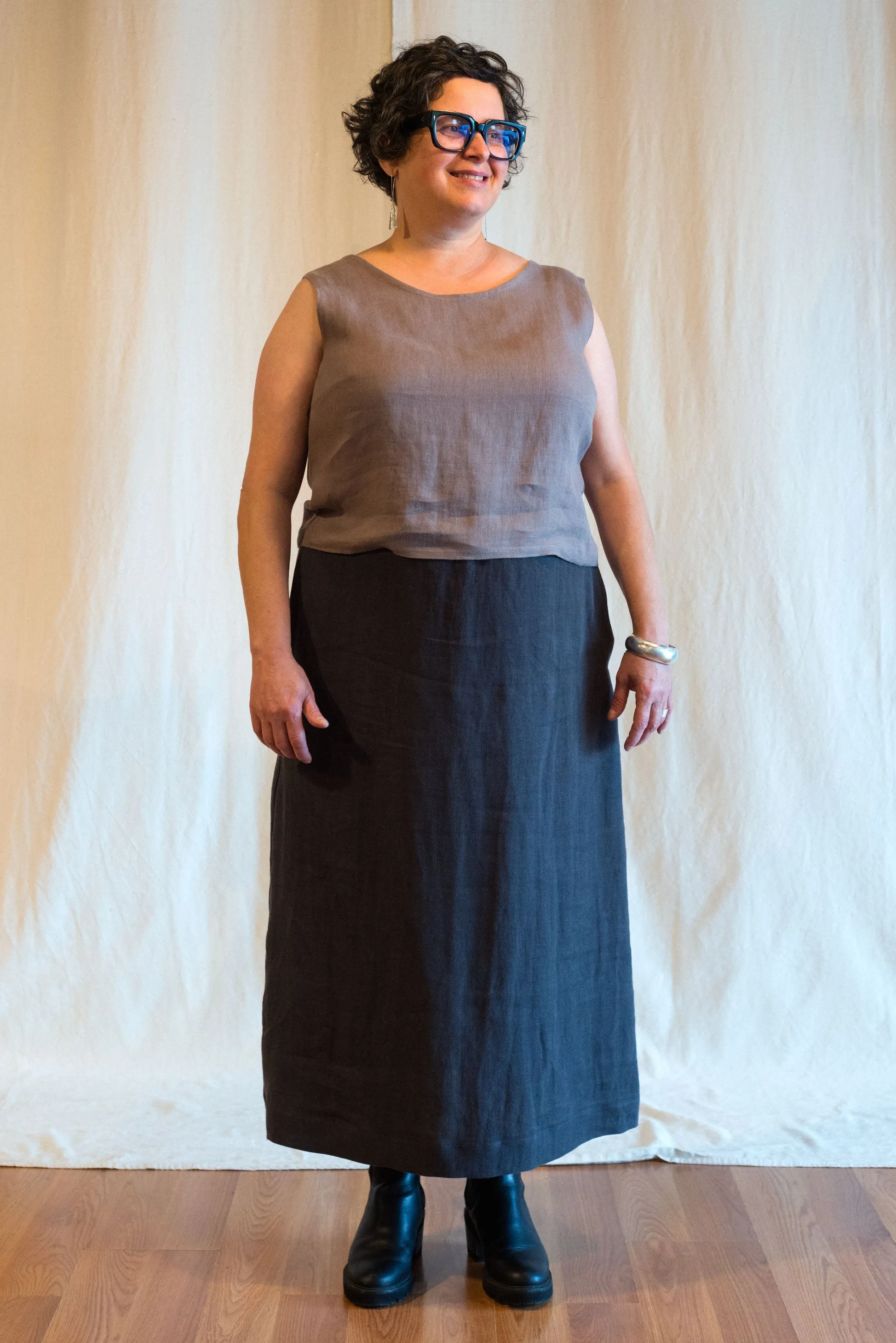 Maggie Crop - Linen sold by Leka product image thumbnail 2